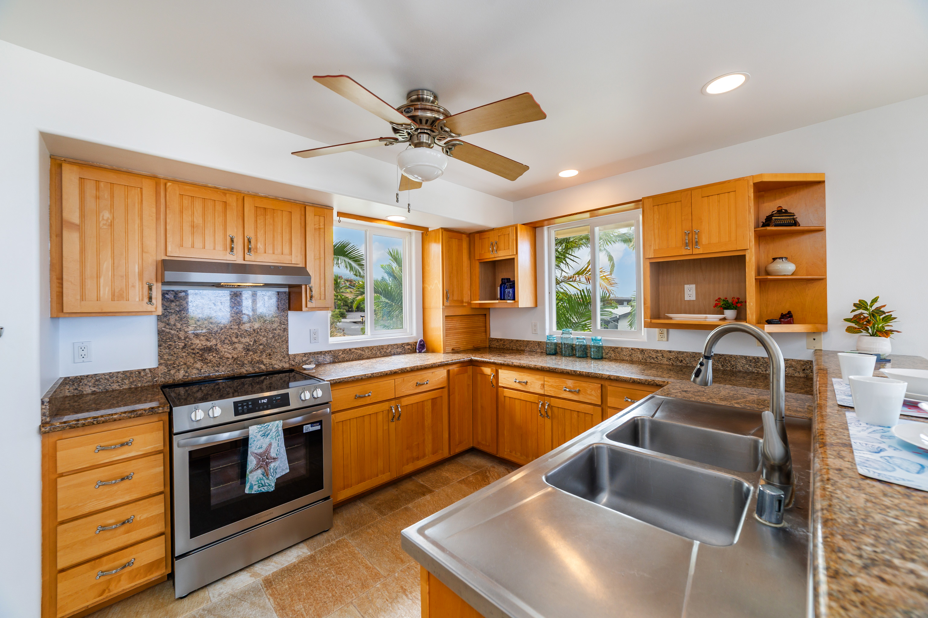 73-4346 Lunahana Pl Property Photo 3