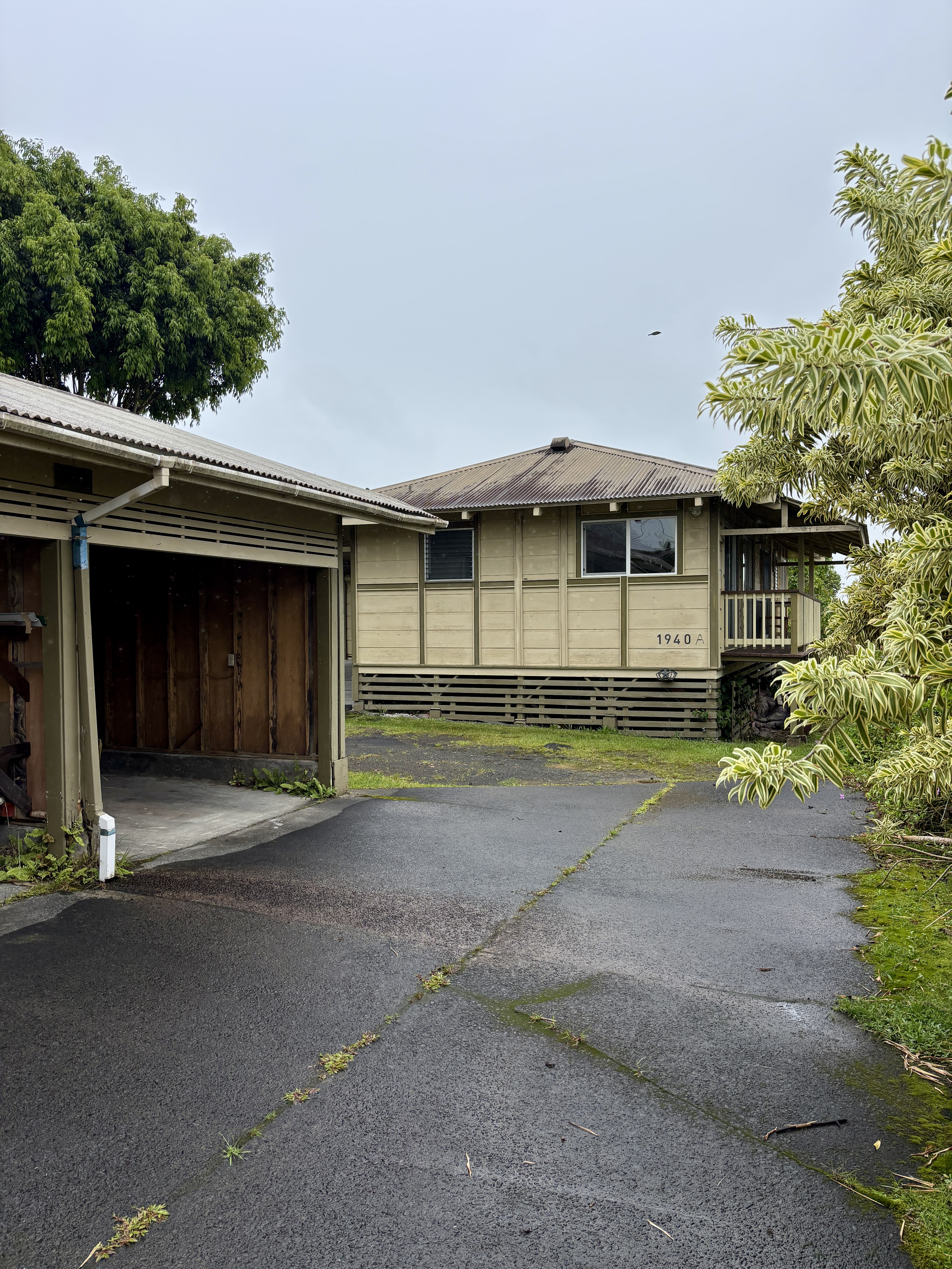 1940 Kaumana Dr Property Photo 4