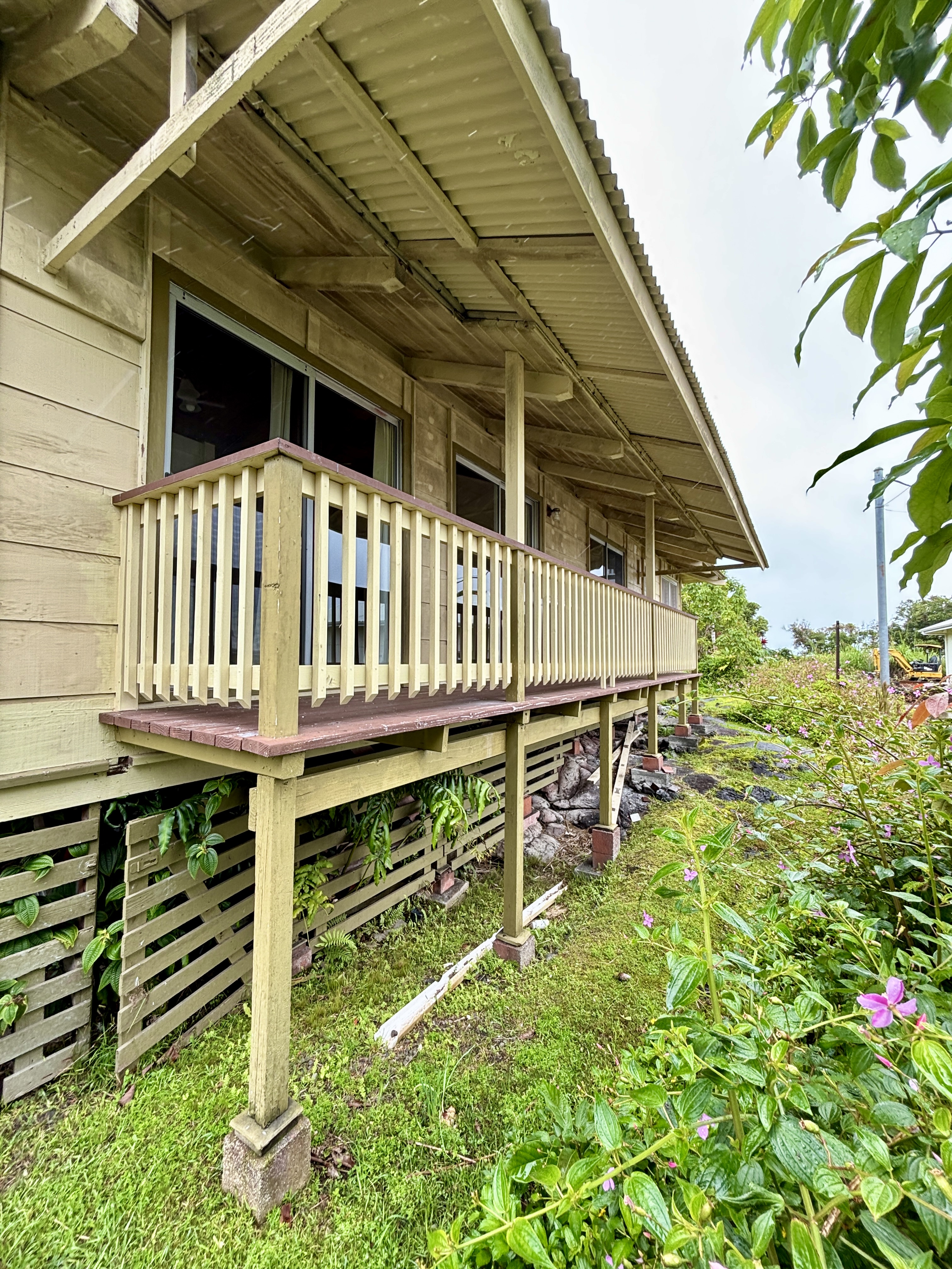1940 Kaumana Dr Property Photo 5
