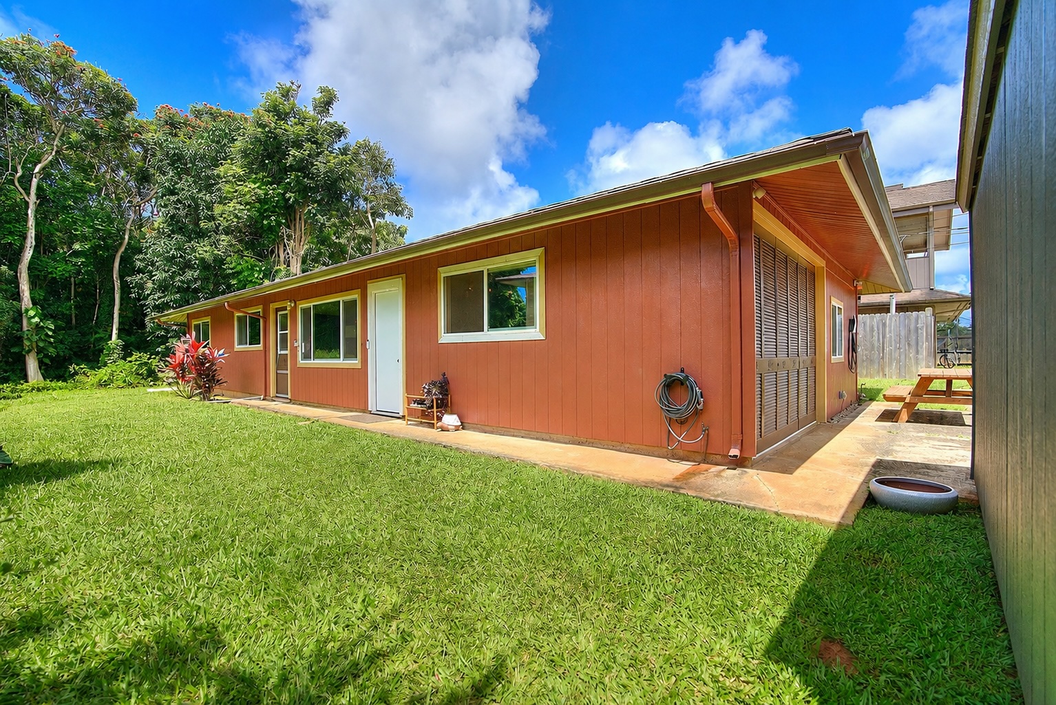 2354 Oka St Property Photo 1