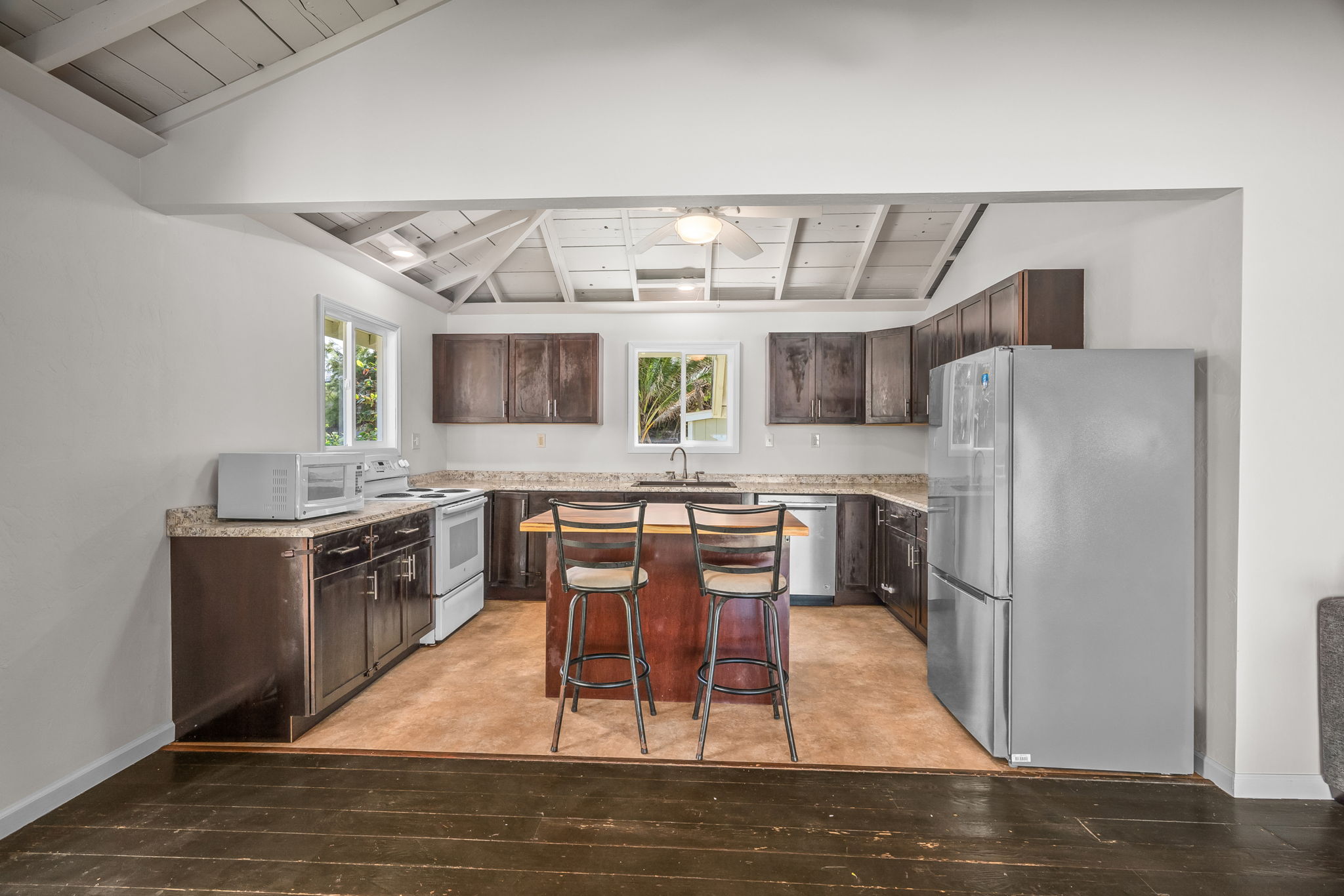 4760 Aliomanu Rd Property Photo 19