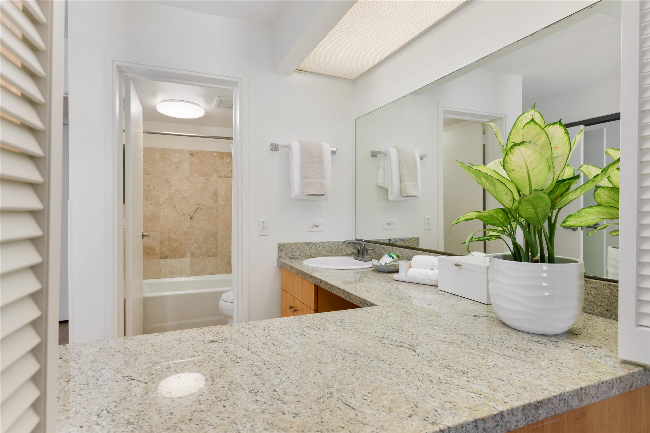 75-6106 Alii Dr 320 Property Photo 12