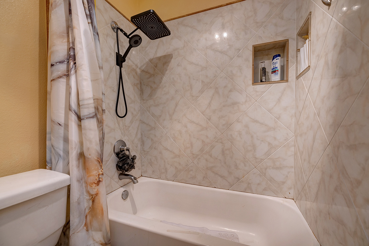 188 Hale St 8b Property Photo 14