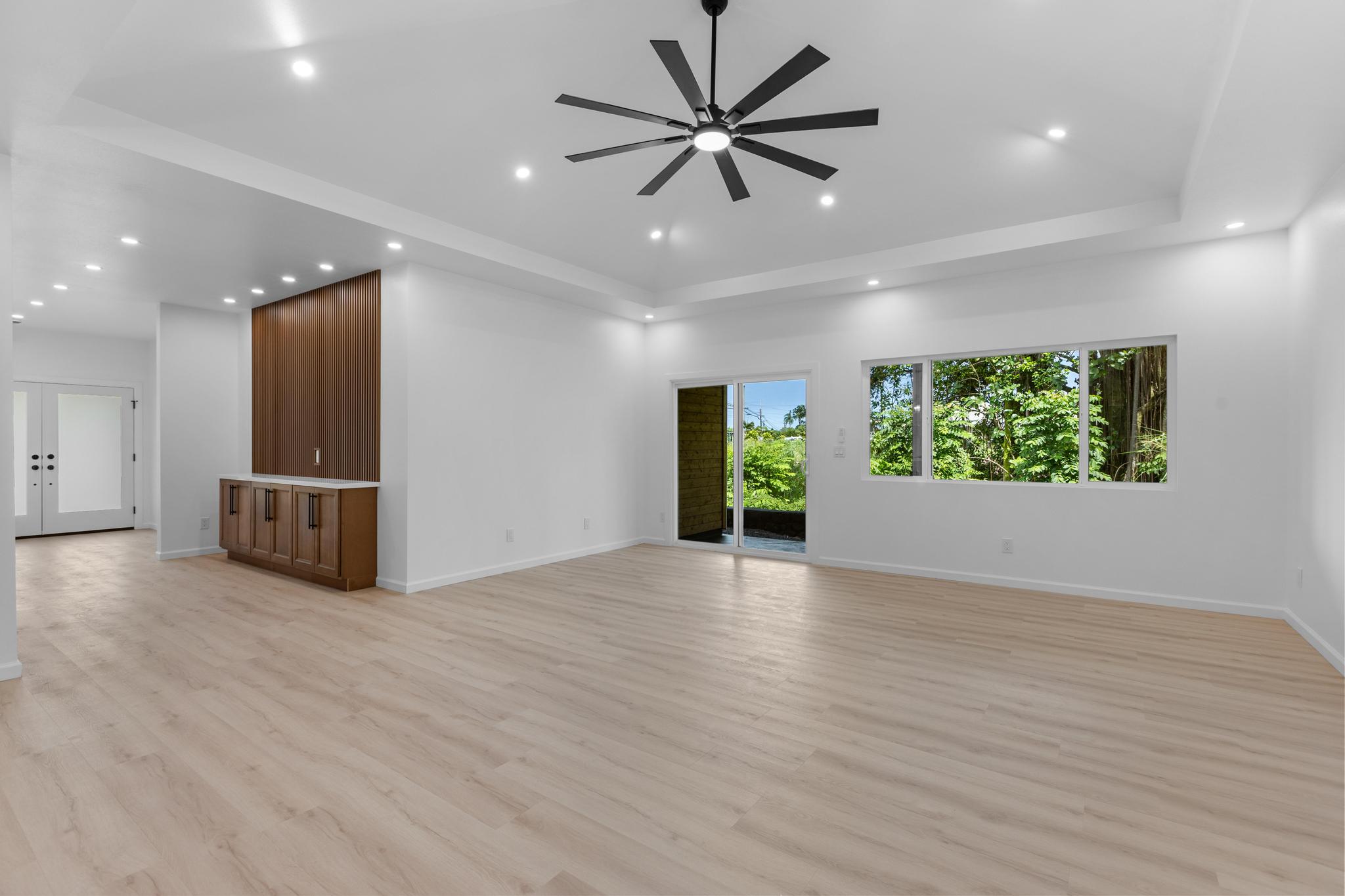 935 Kaumana Dr Property Photo 9