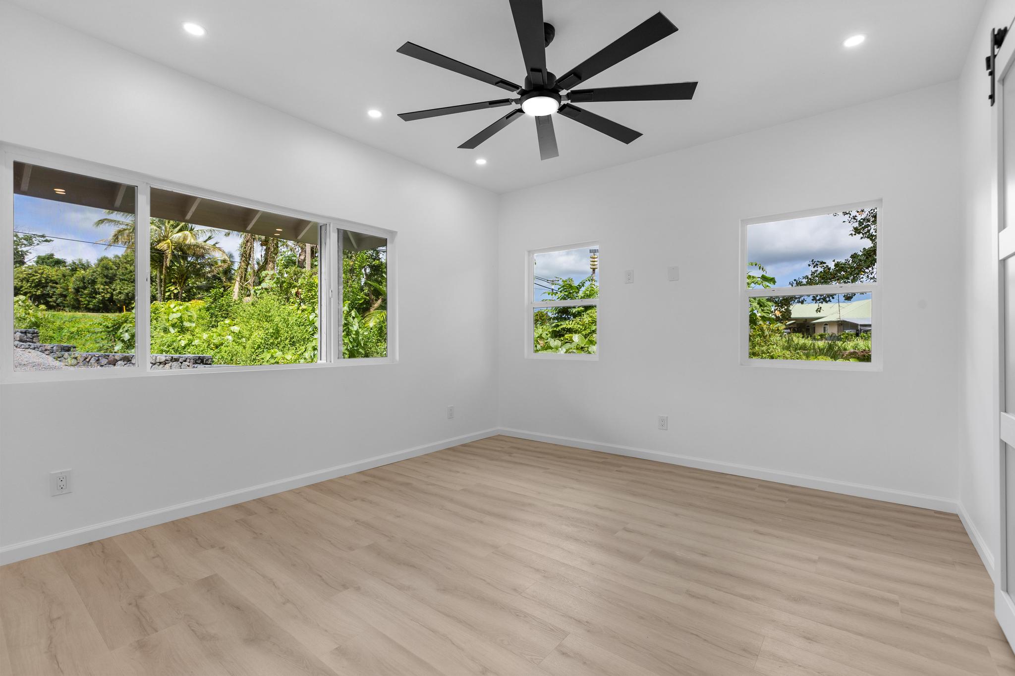 935 Kaumana Dr Property Photo 24
