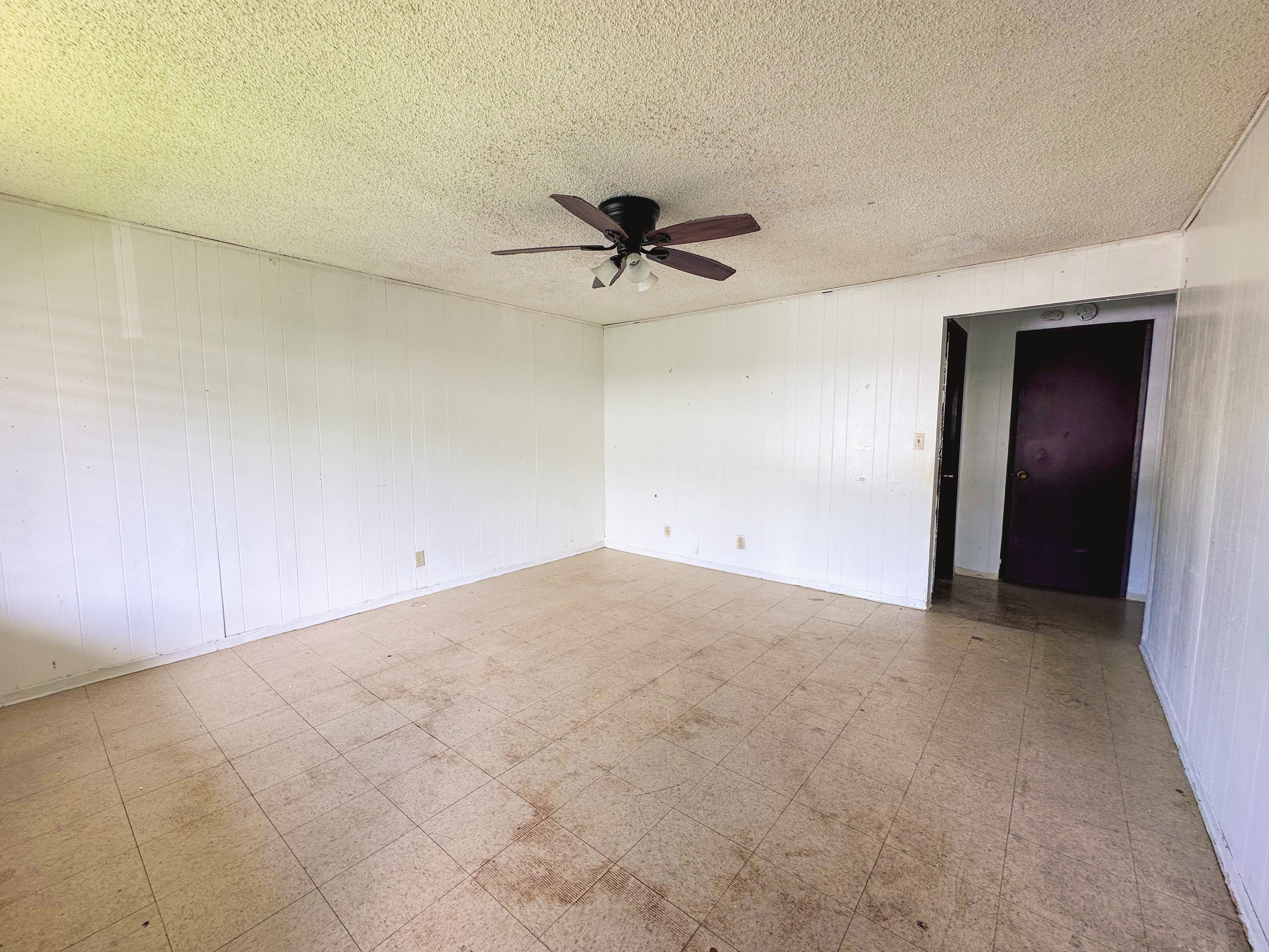 485 Waianuenue Ave D-219 Property Photo 3