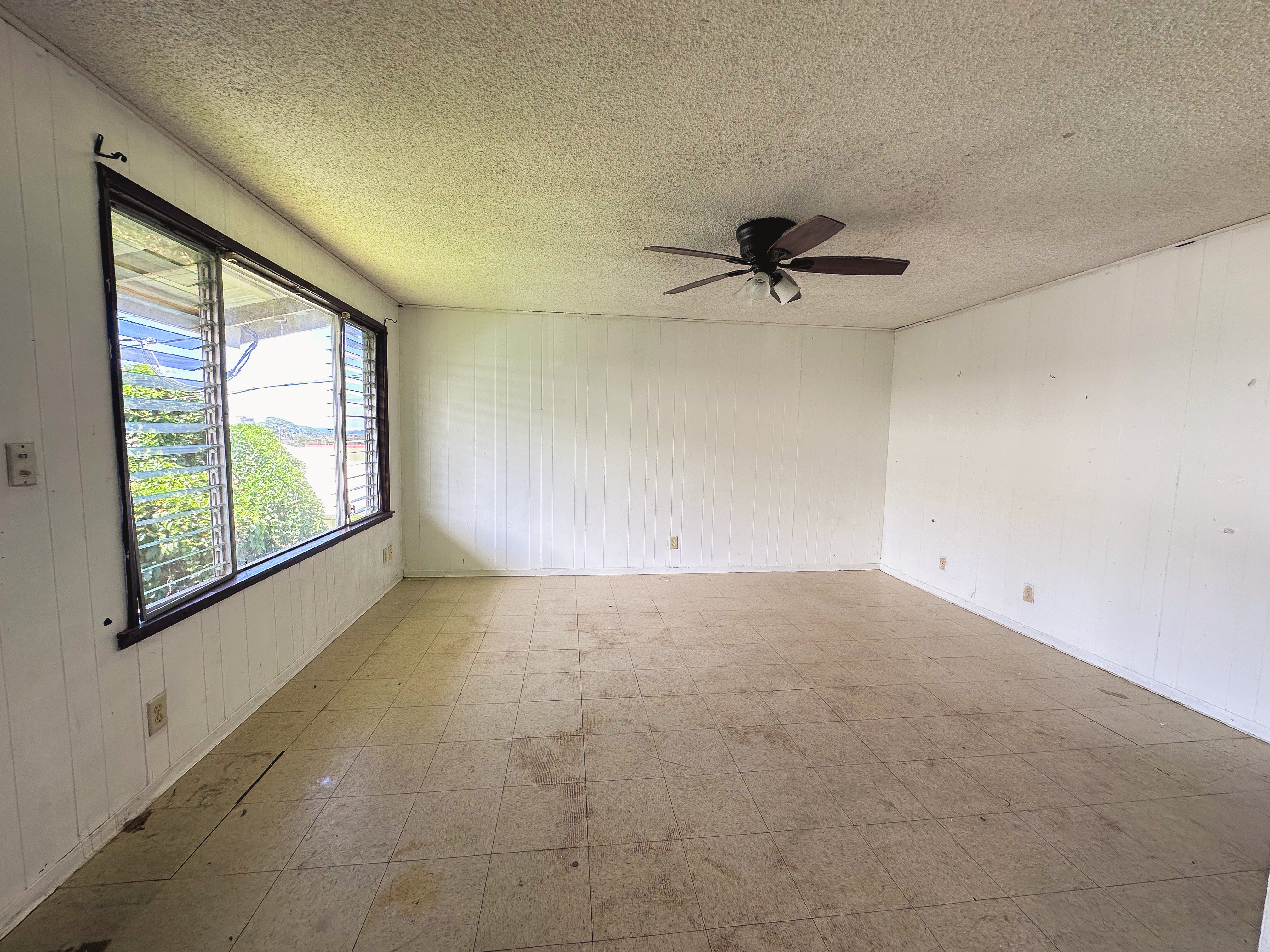 485 Waianuenue Ave D-219 Property Photo 6