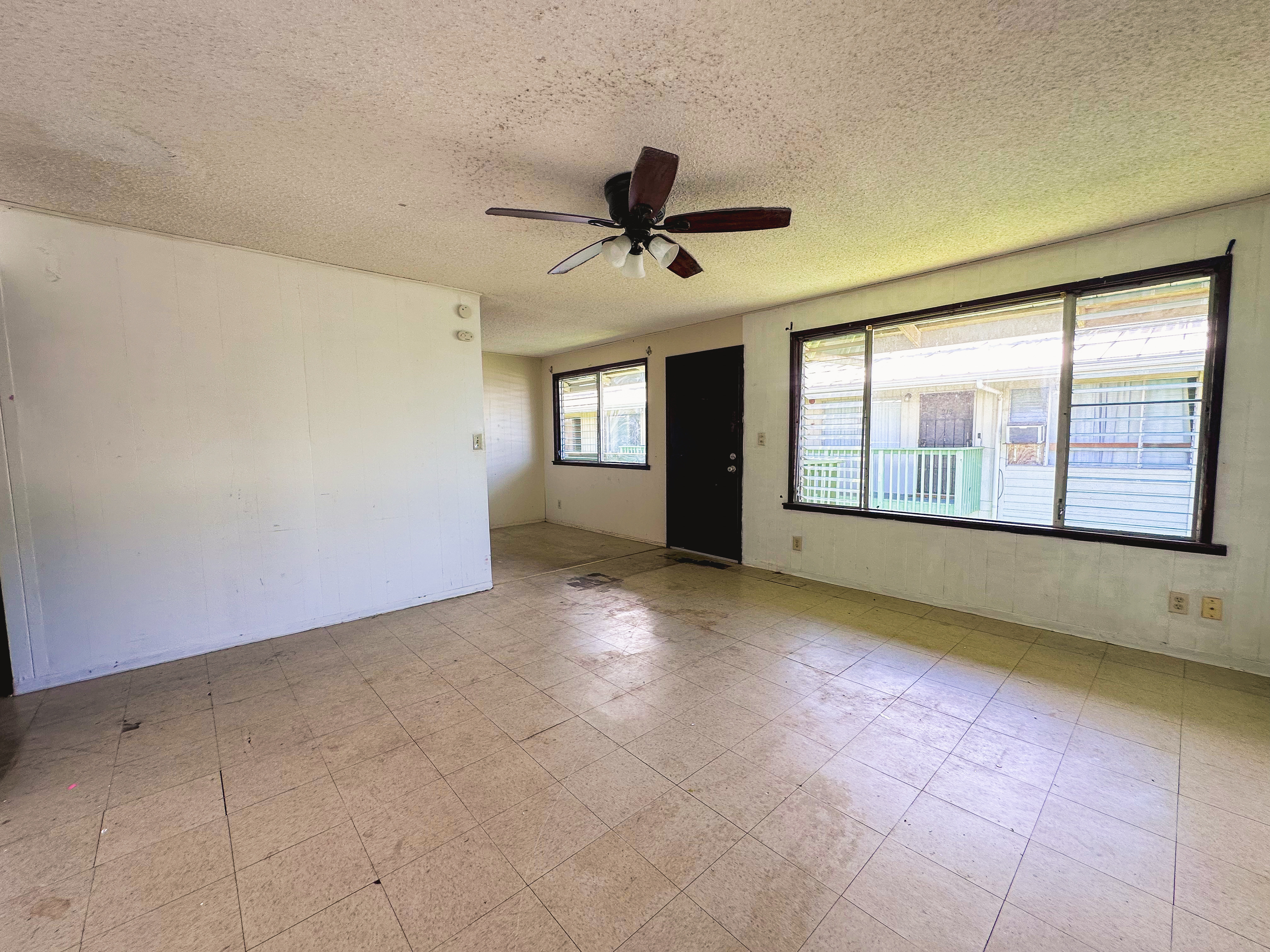 485 Waianuenue Ave D-219 Property Photo 7