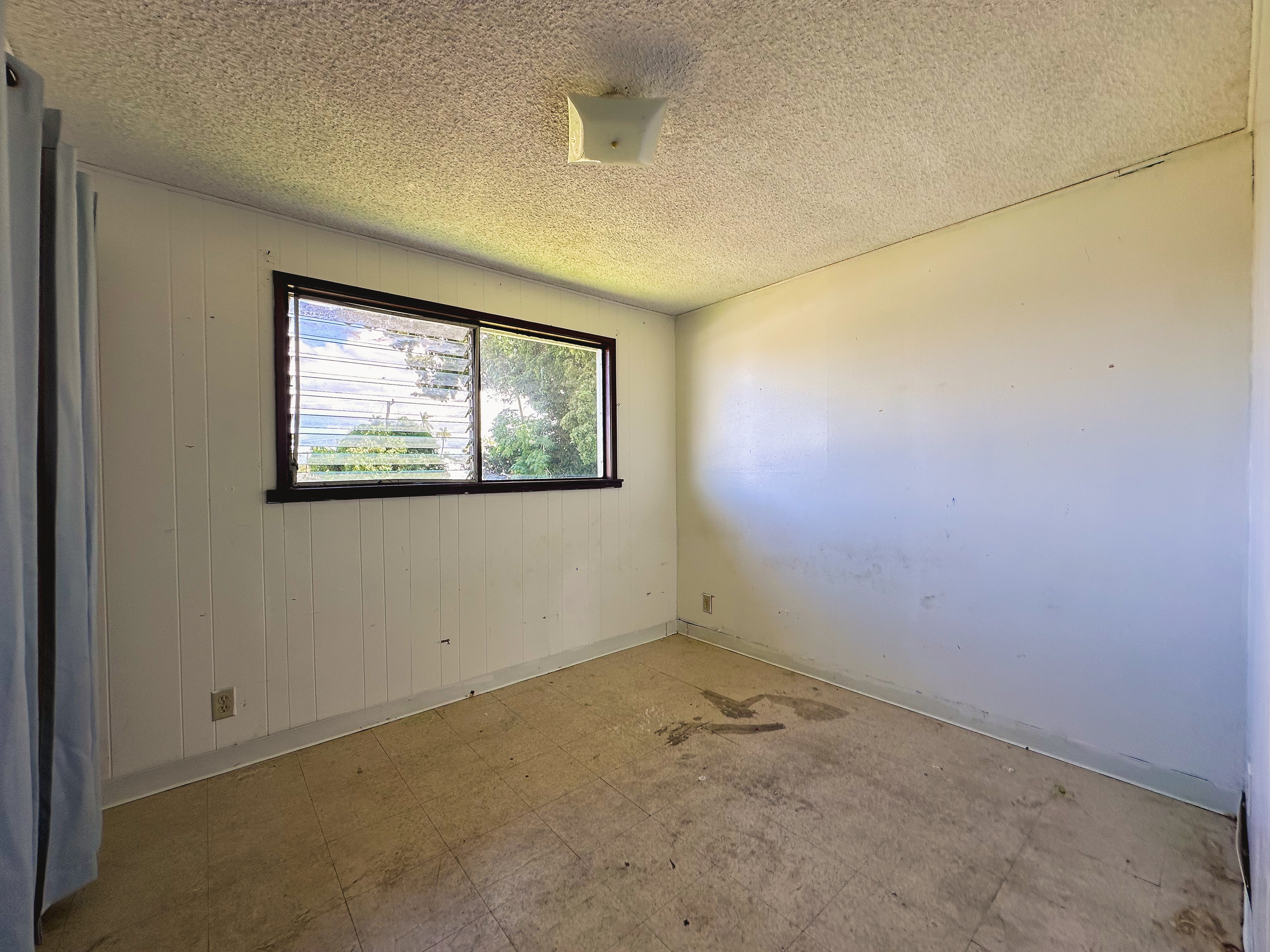 485 Waianuenue Ave D-219 Property Photo 11
