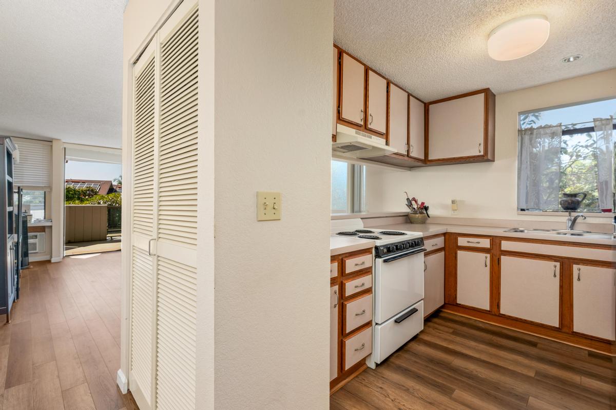 75-5669 Kuakini Highway 5101 Property Photo 10