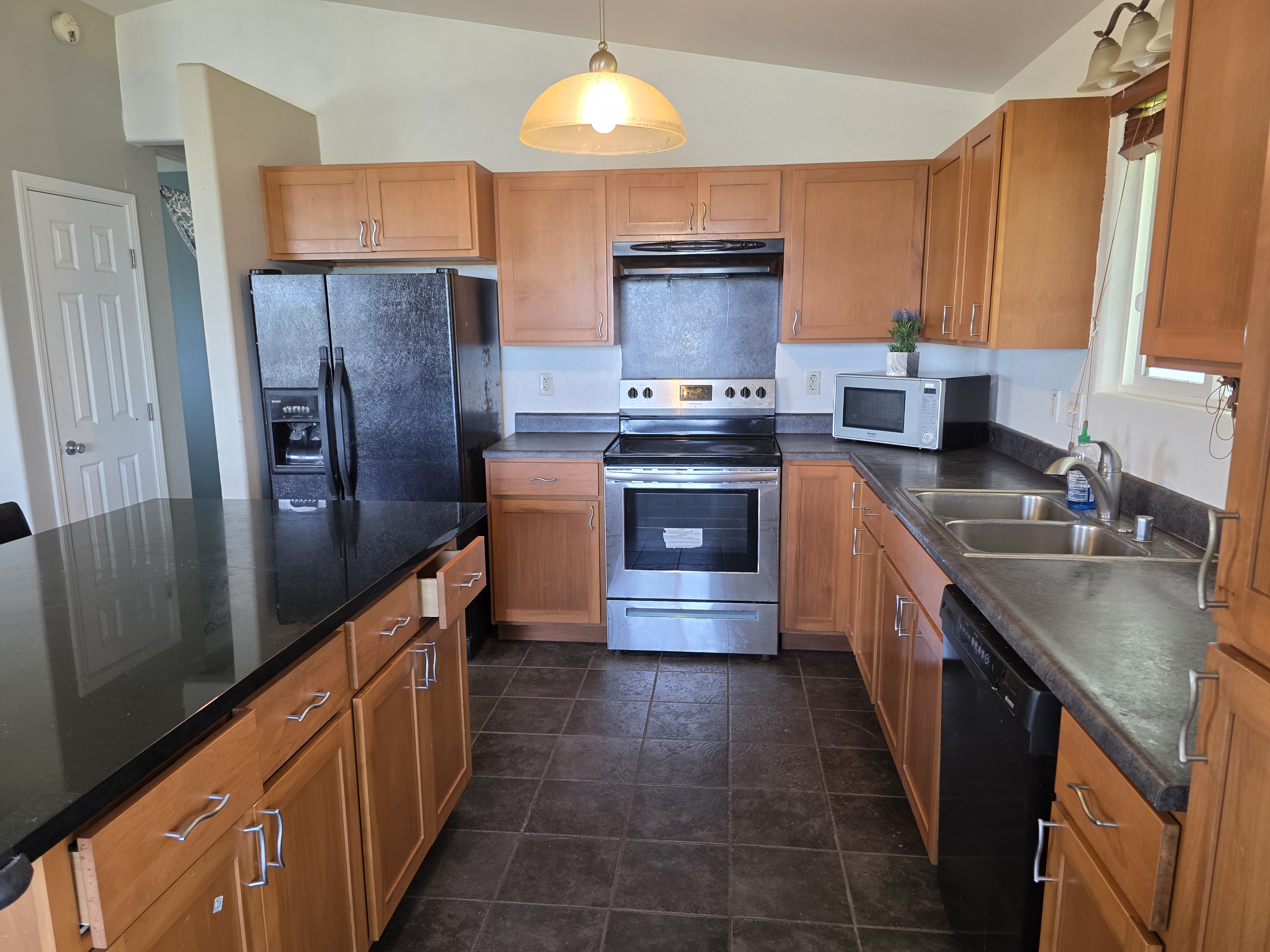 91 Hoomalu St Property Photo 13