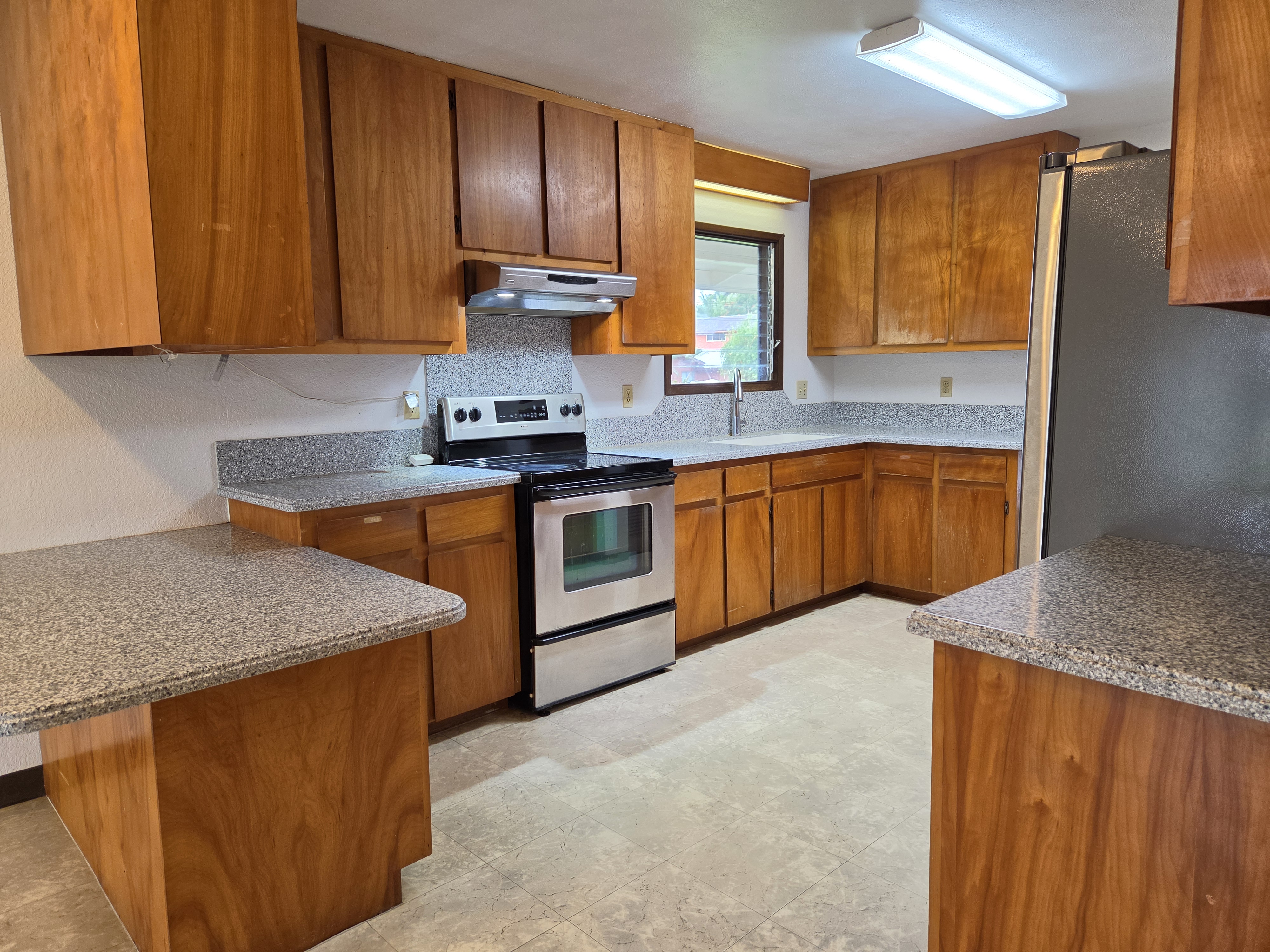1084 Apono Pl Property Photo 2