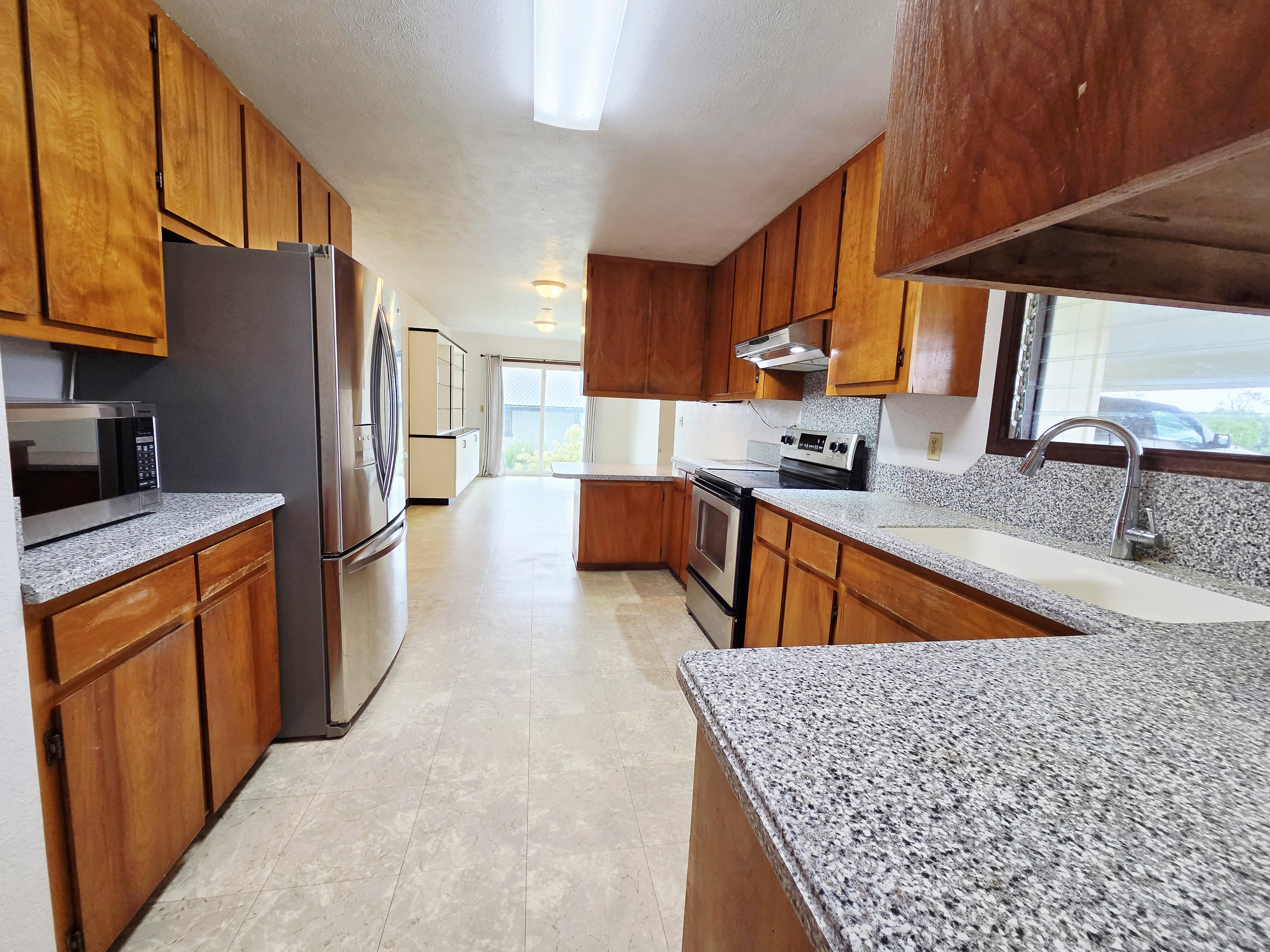 1084 Apono Pl Property Photo 6