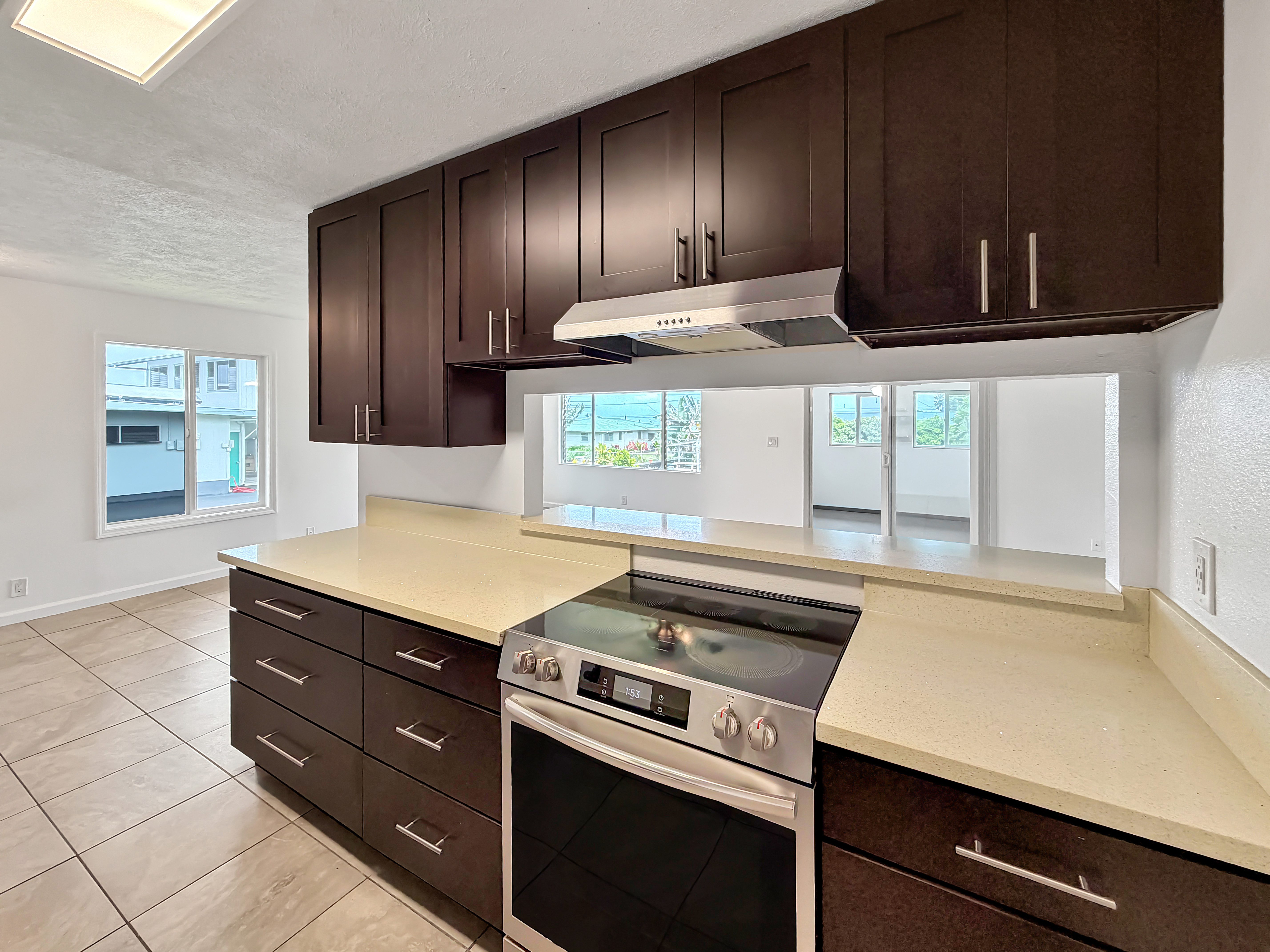 100 Hoomalu St Property Photo 3