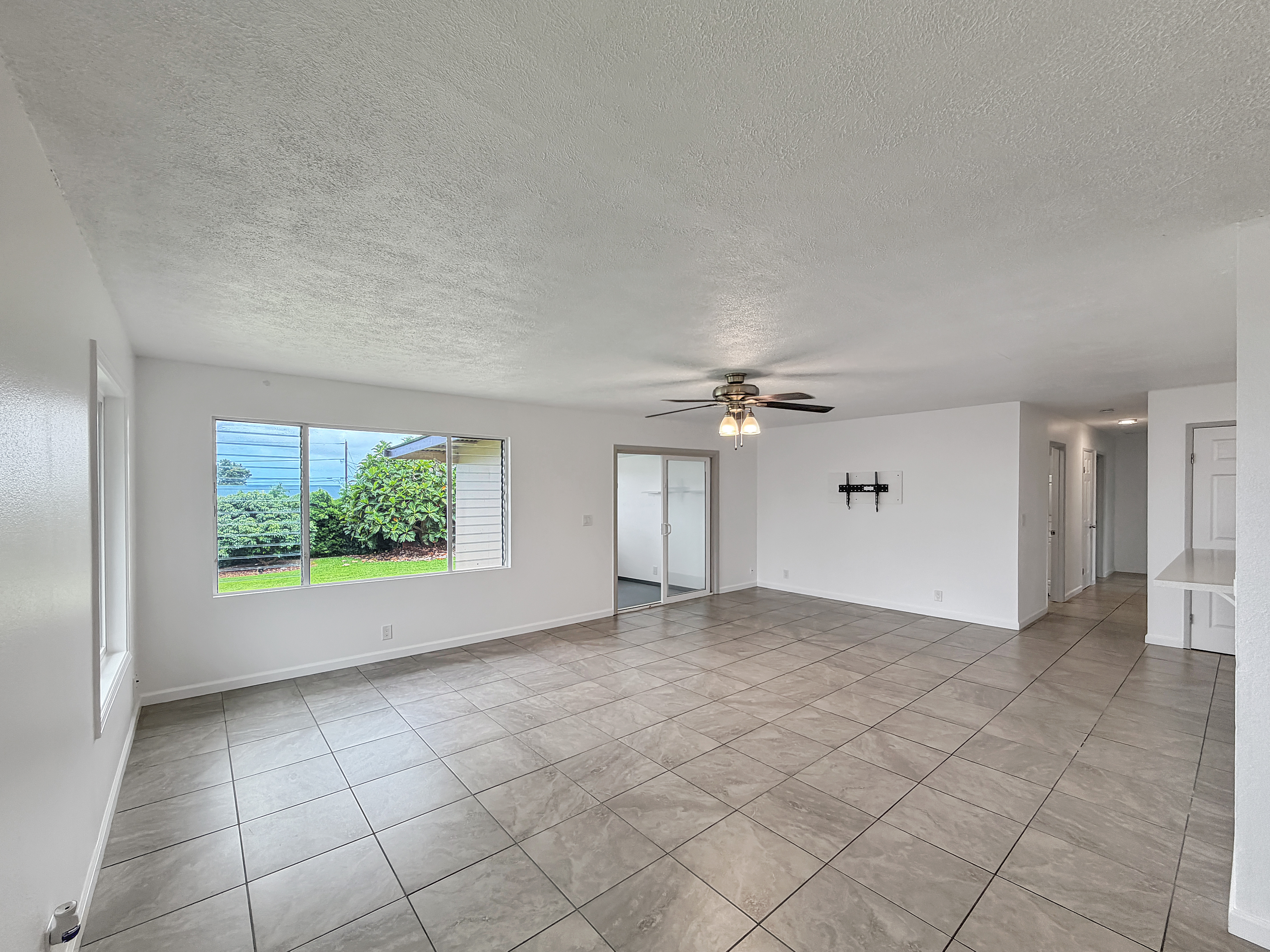 100 Hoomalu St Property Photo 4