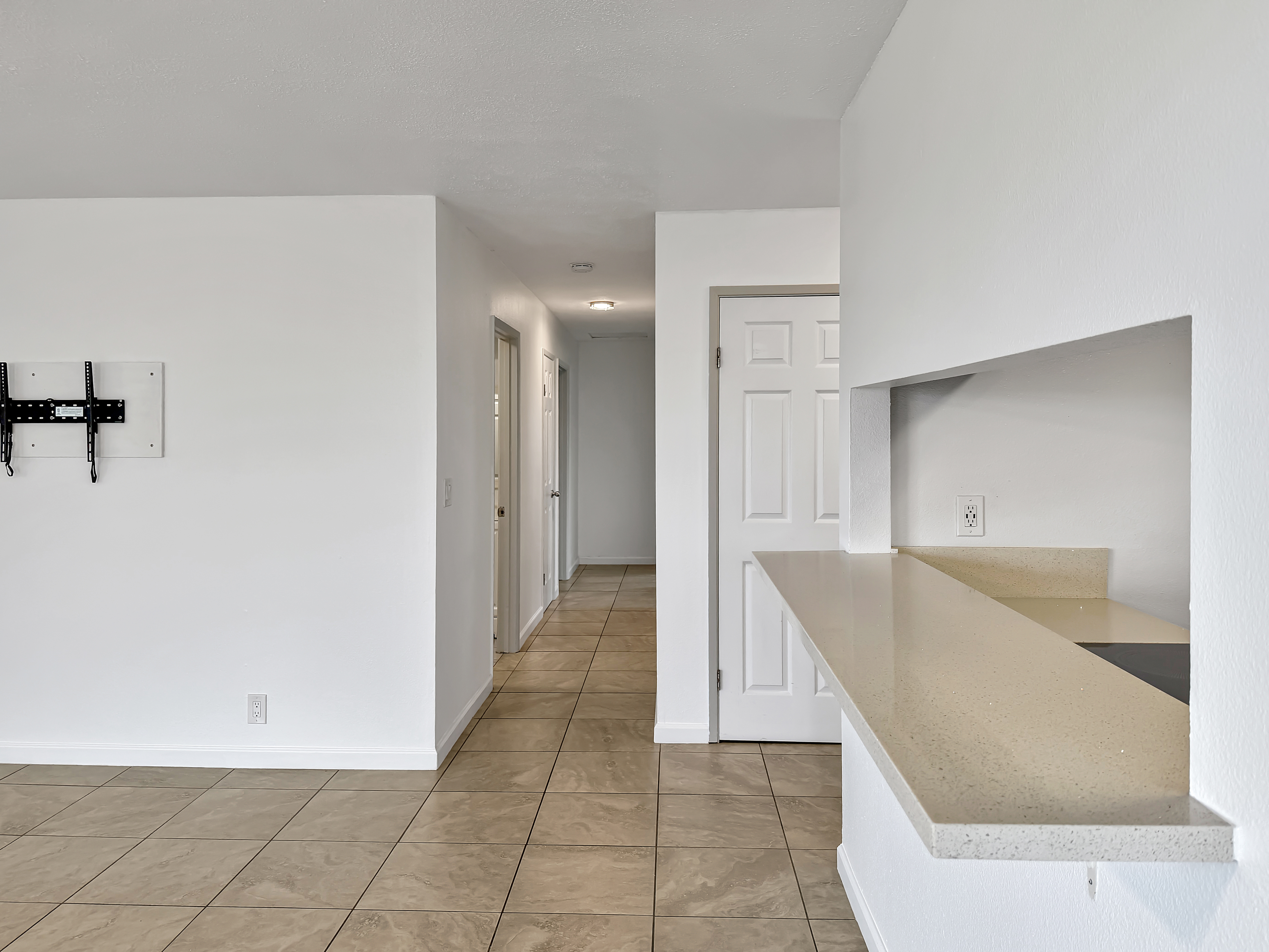 100 Hoomalu St Property Photo 7