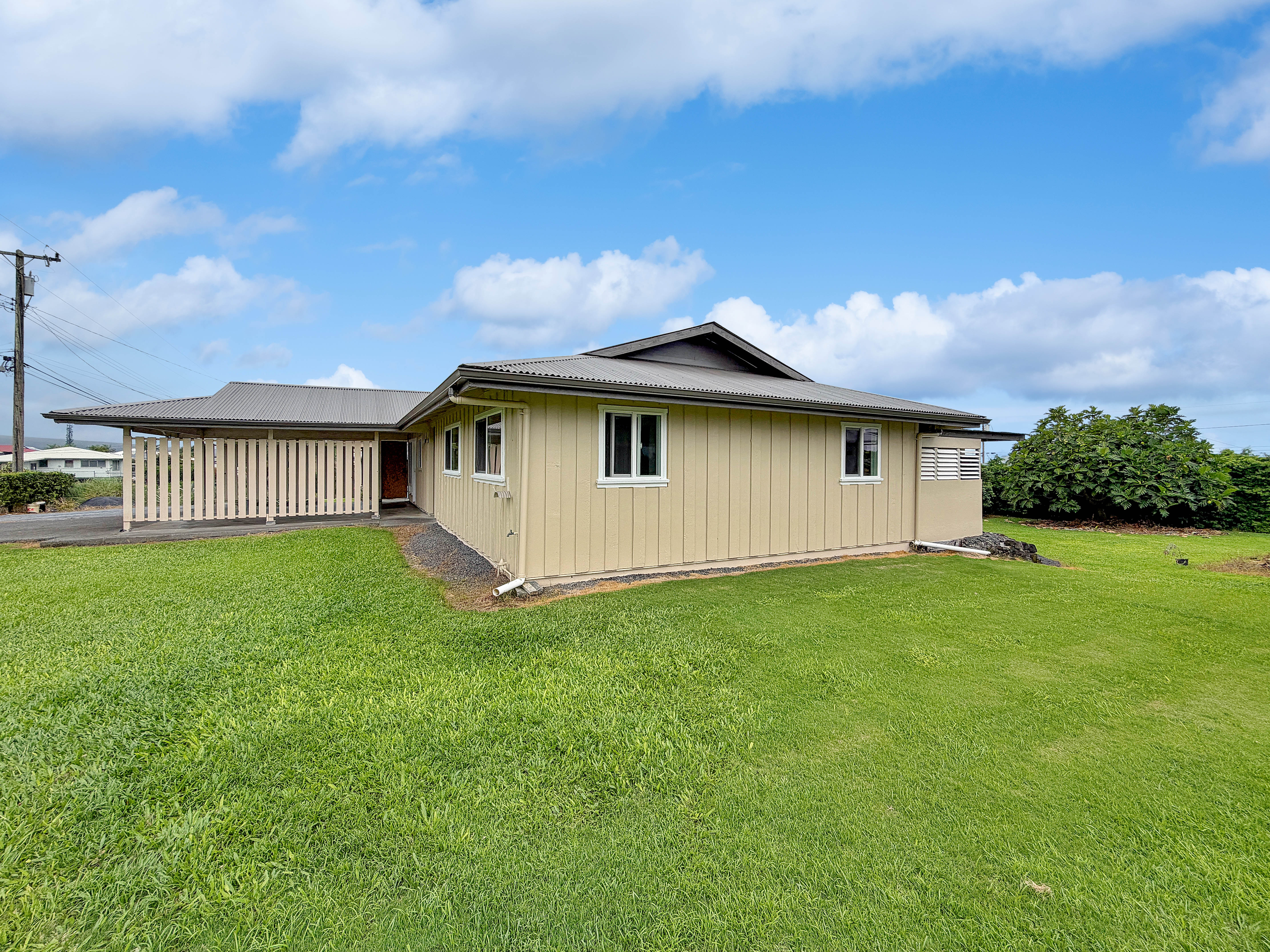 100 Hoomalu St Property Photo 19