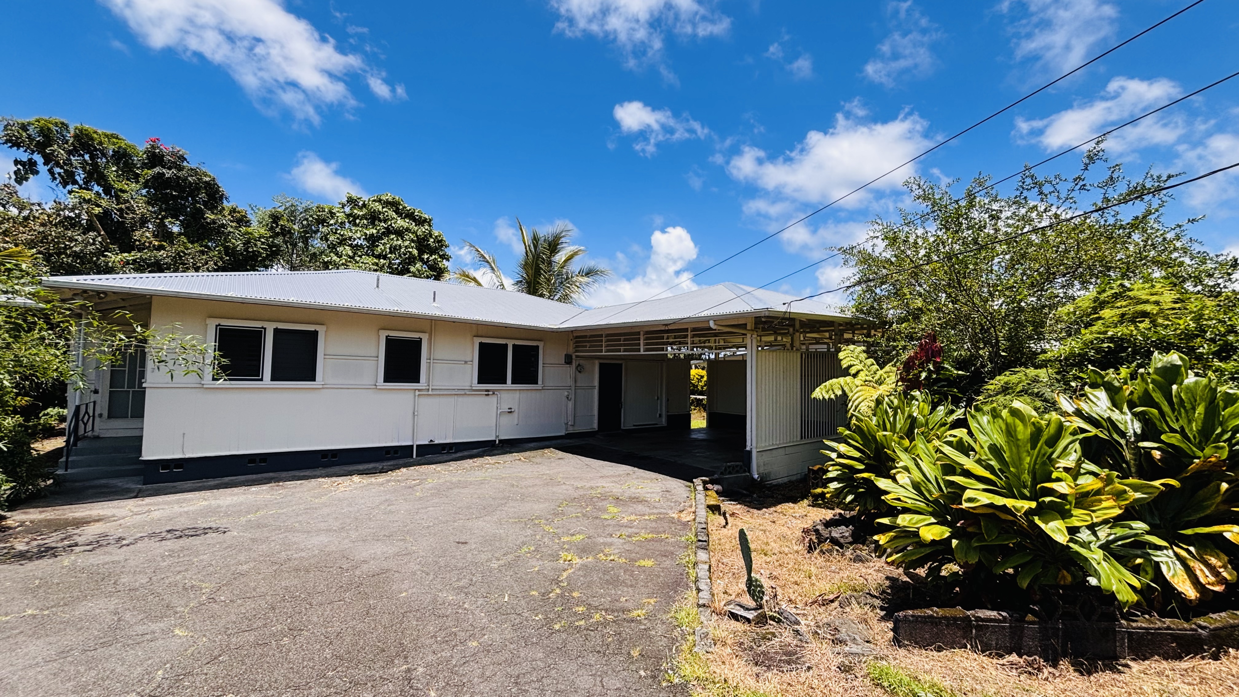 77 Iwalani St Property Photo 5
