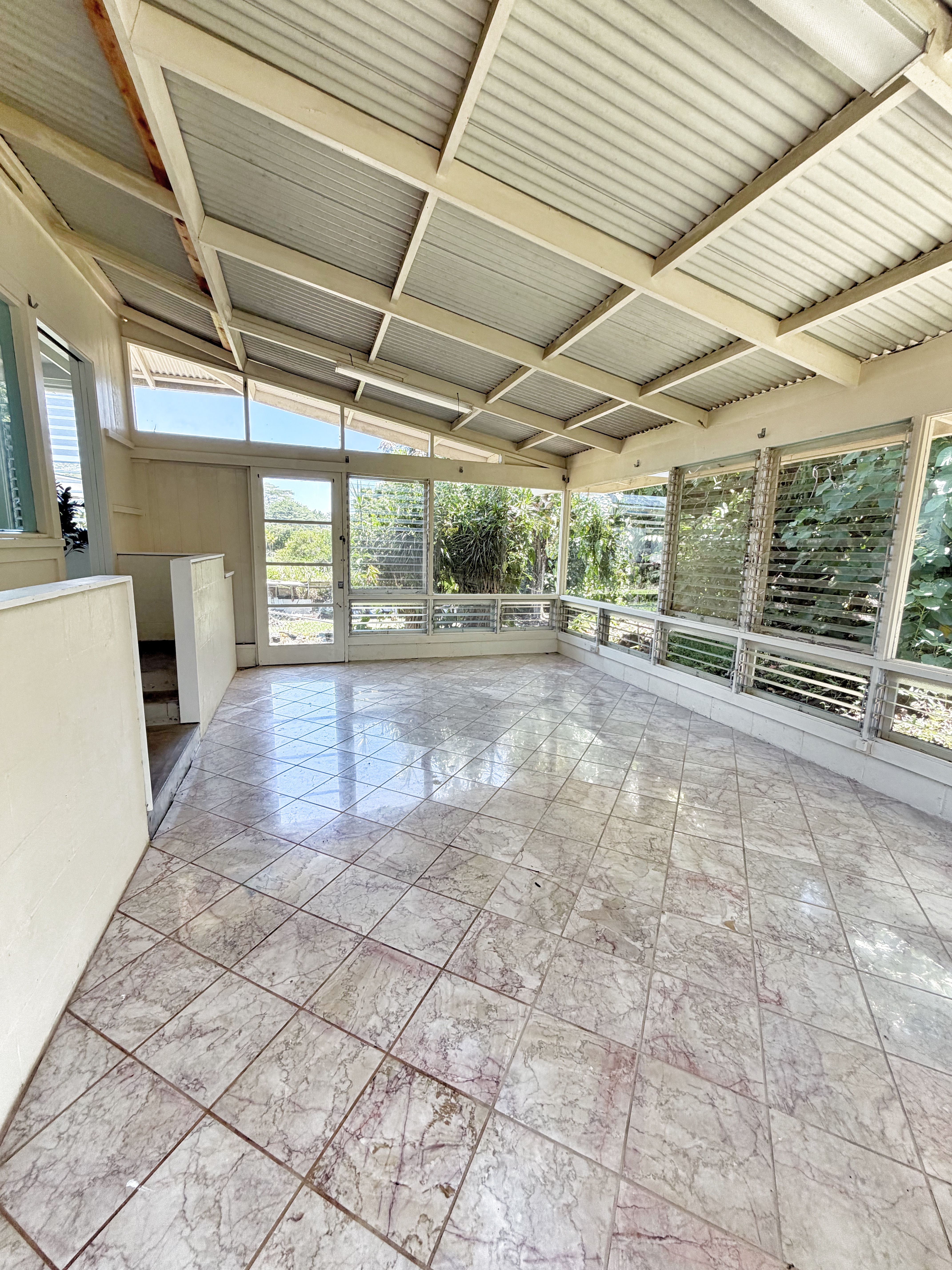 77 Iwalani St Property Photo 8