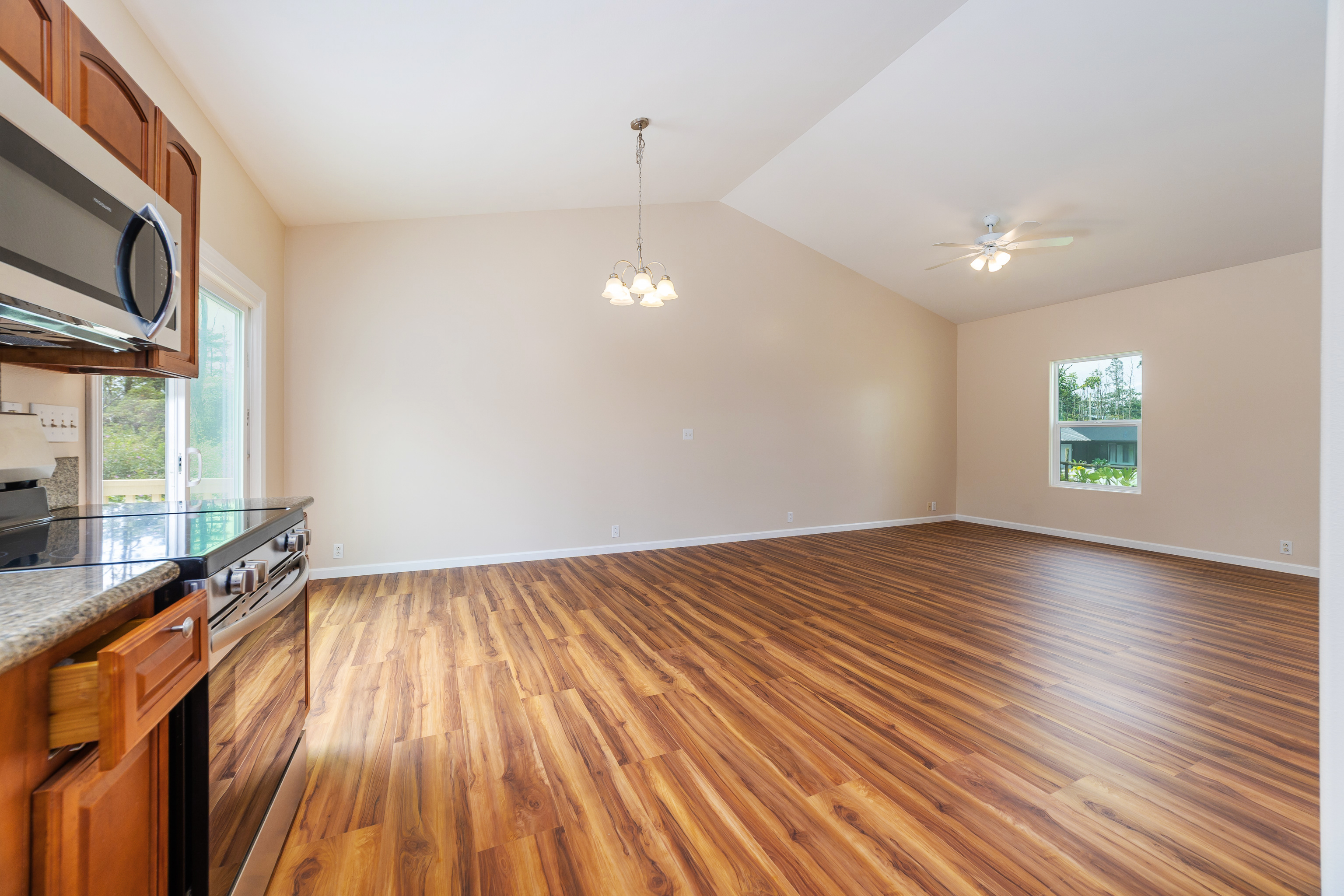 16-2157 Plumeria Dr Property Photo 8