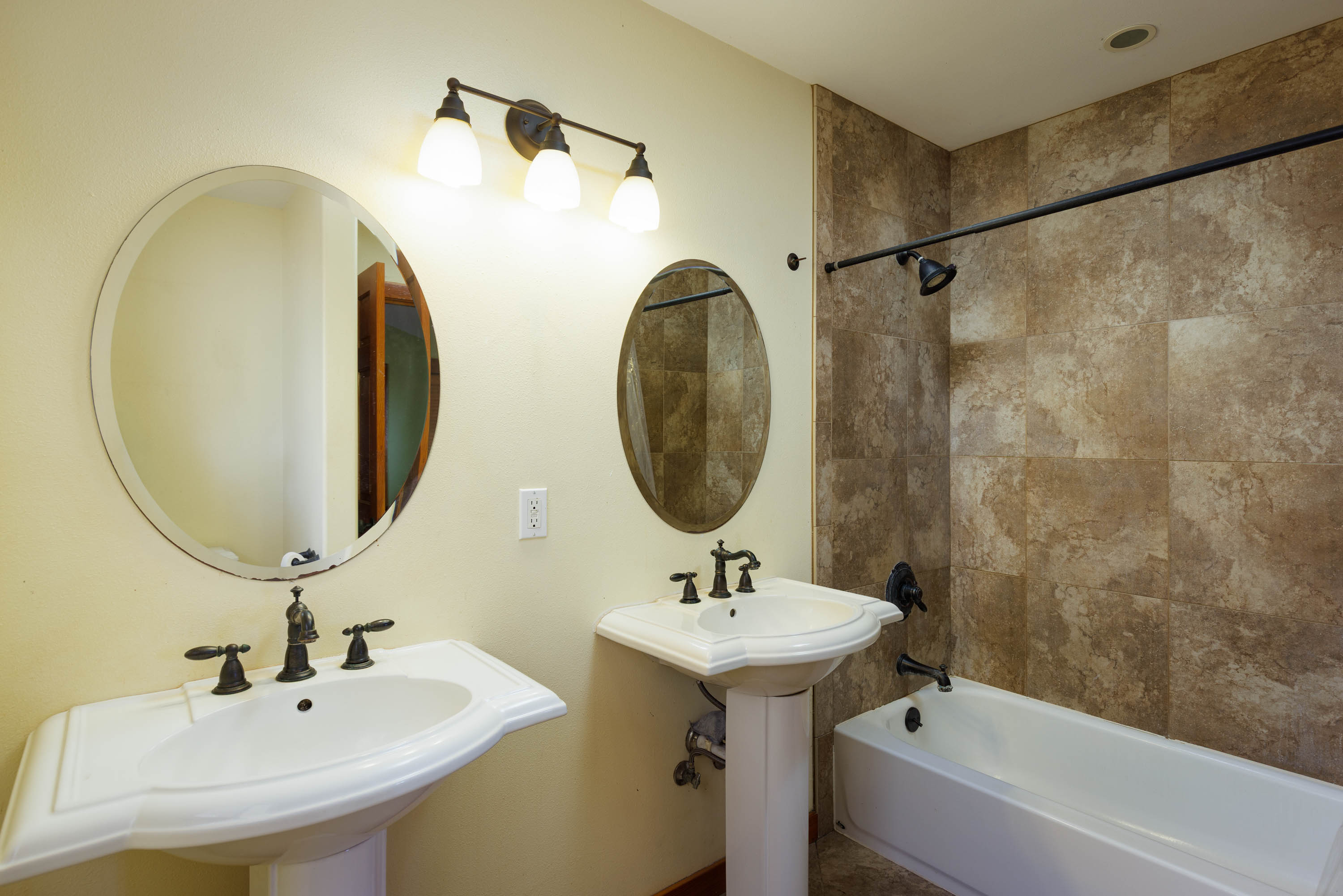 68-3776 Mahina St Property Photo 8