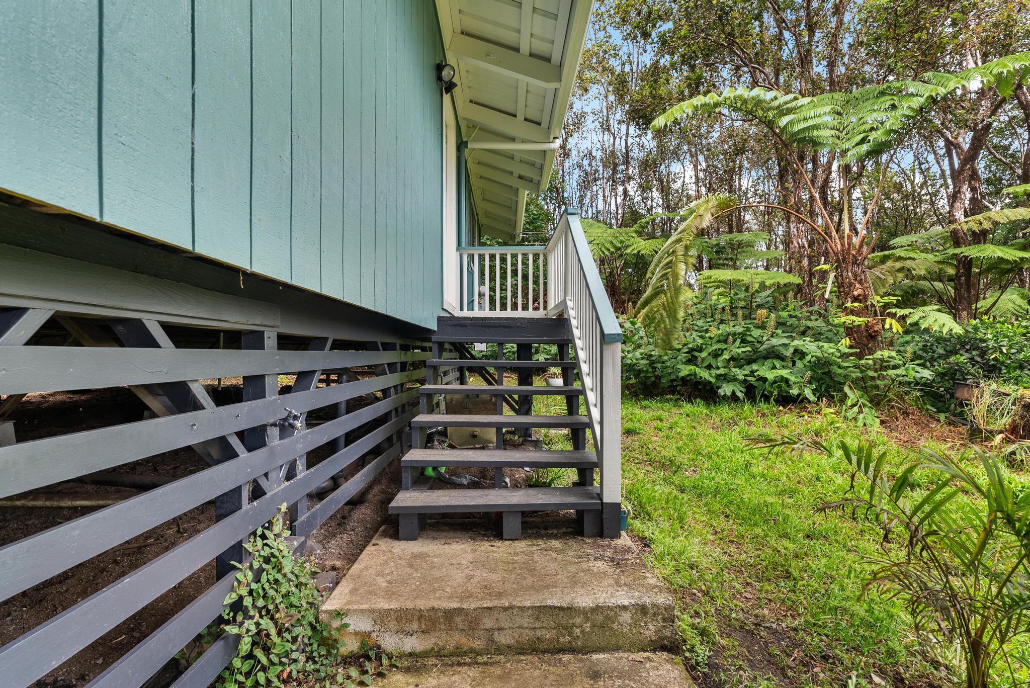 11-3915-a Liona St Property Photo 15