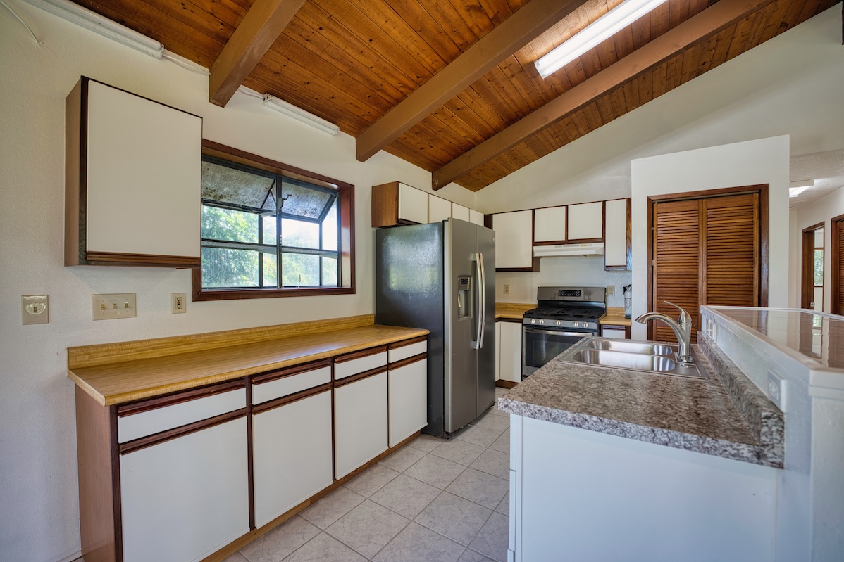 18-7842 Ekika Rd Property Photo 6