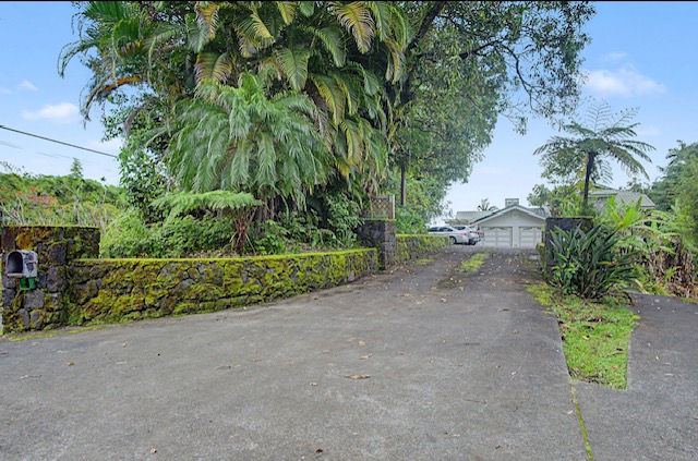 2107 Kaiwiki Rd Property Photo 3