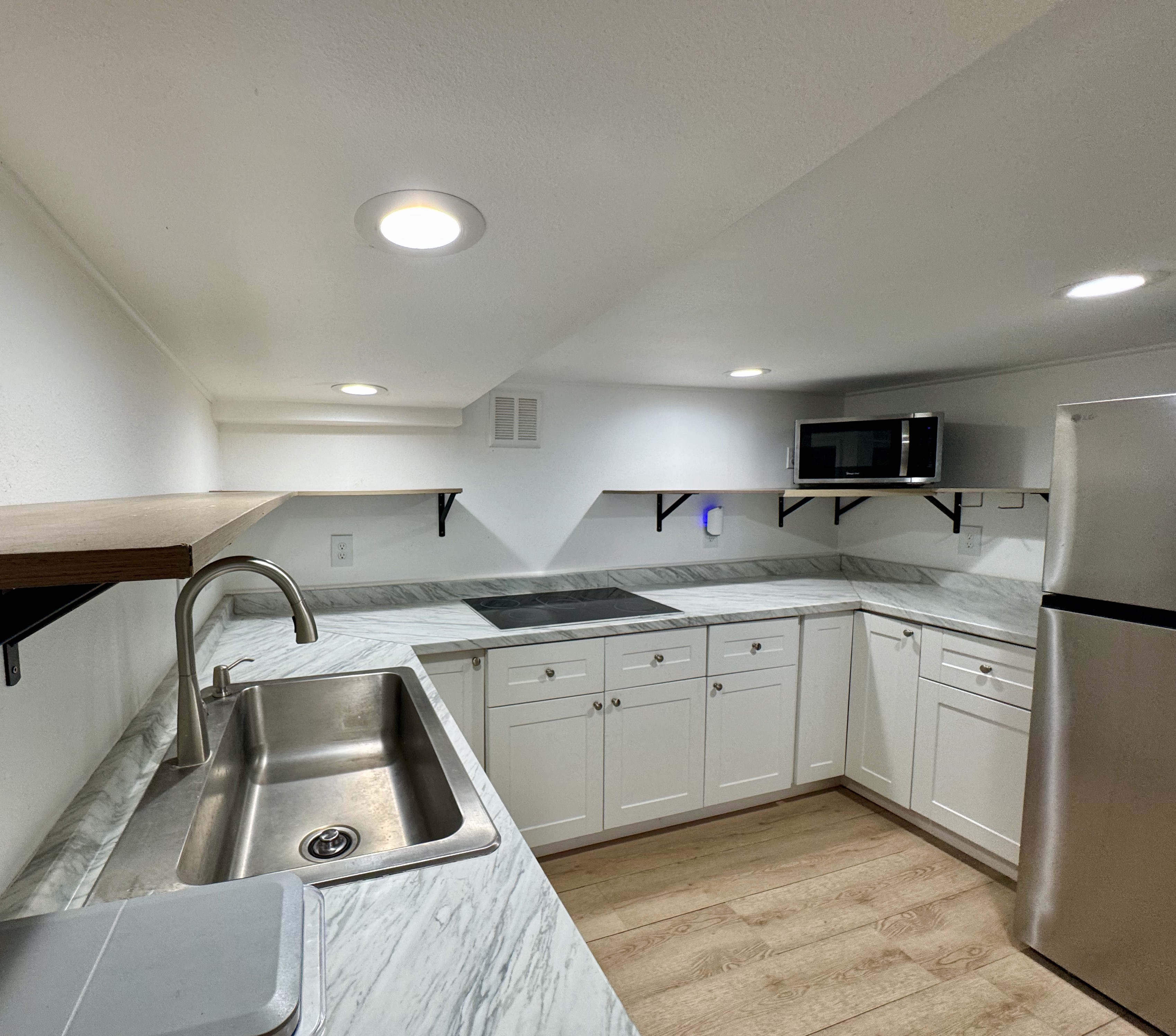 2133 Kinoole St Property Photo 18