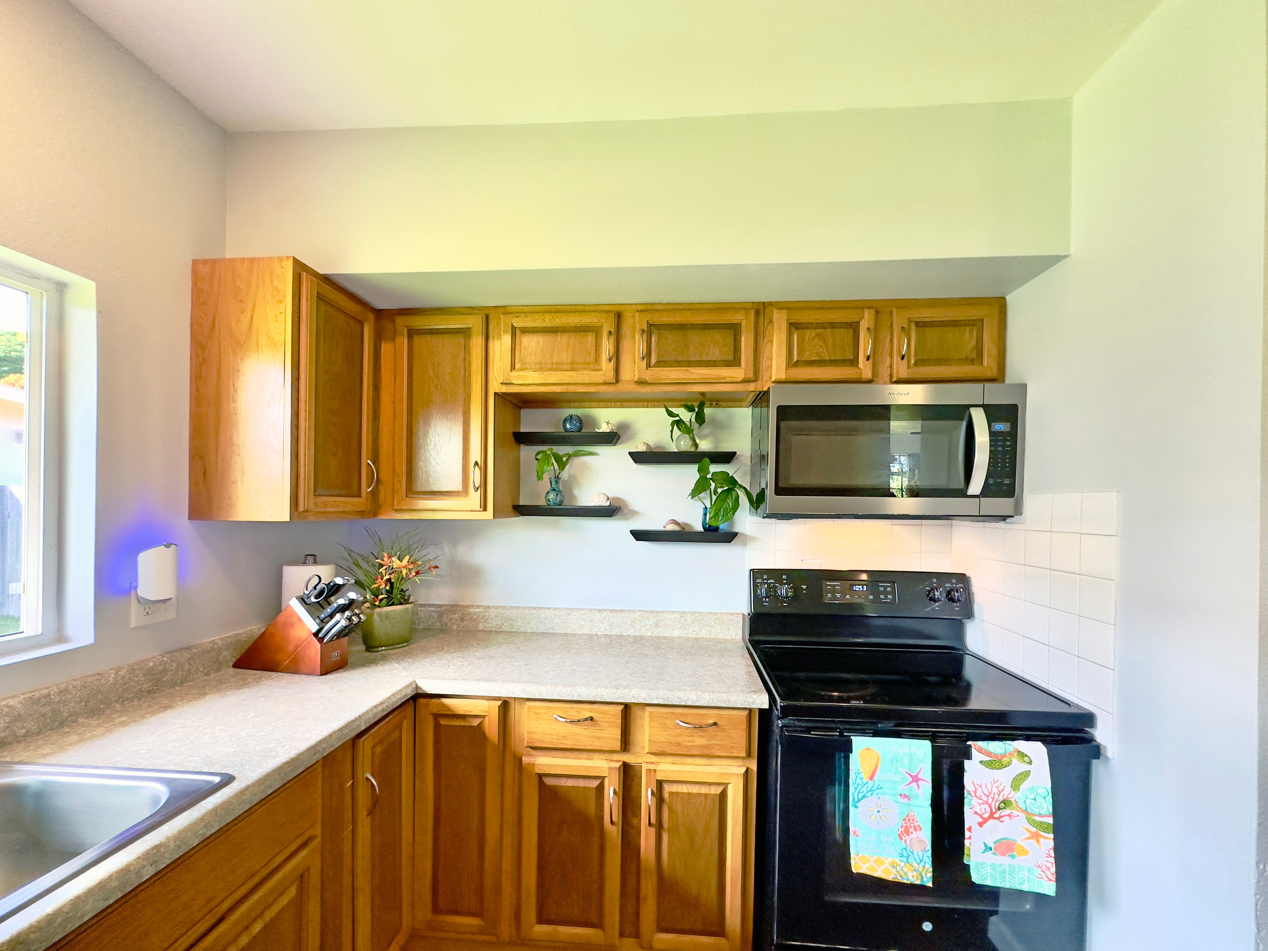 54-2461 Kynnersley Rd Property Photo 17