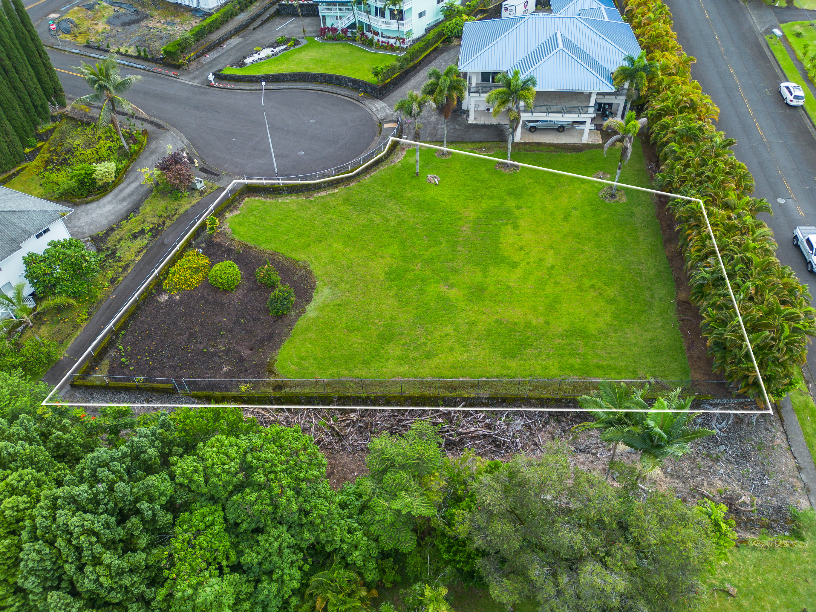 551 Kukuau St Property Photo 3