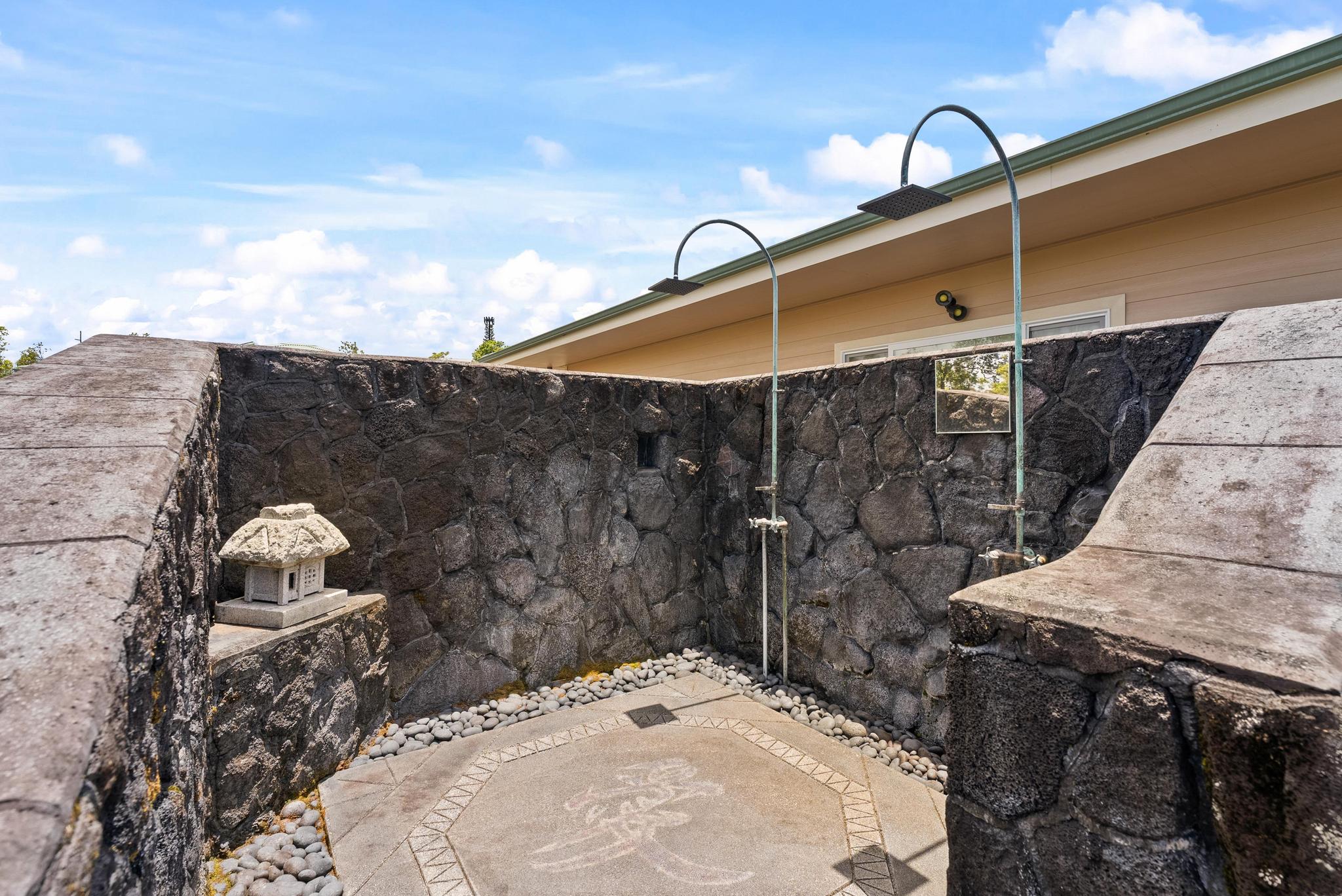 3331 Kaumana Drive Property Photo 21