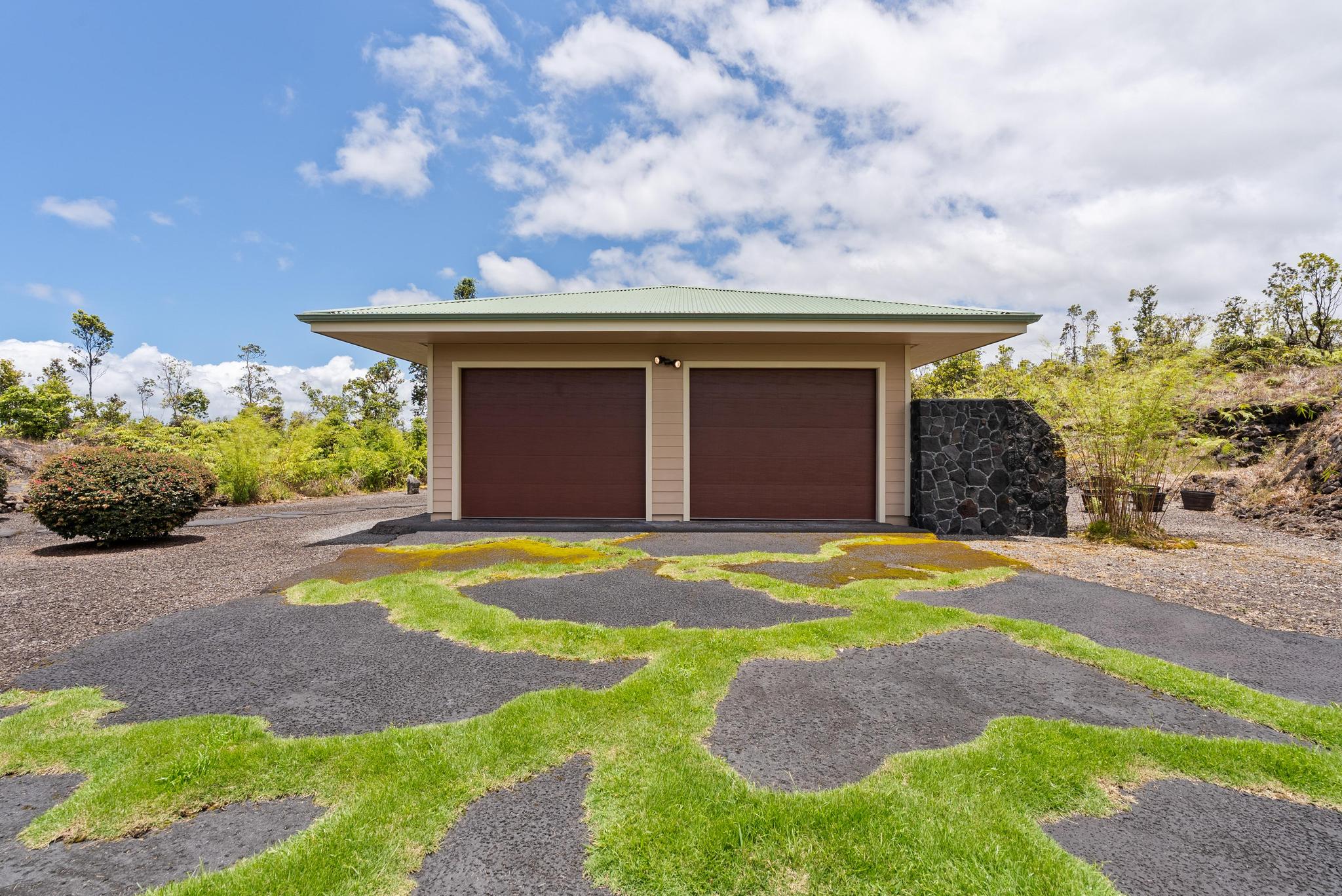 3331 Kaumana Drive Property Photo 25