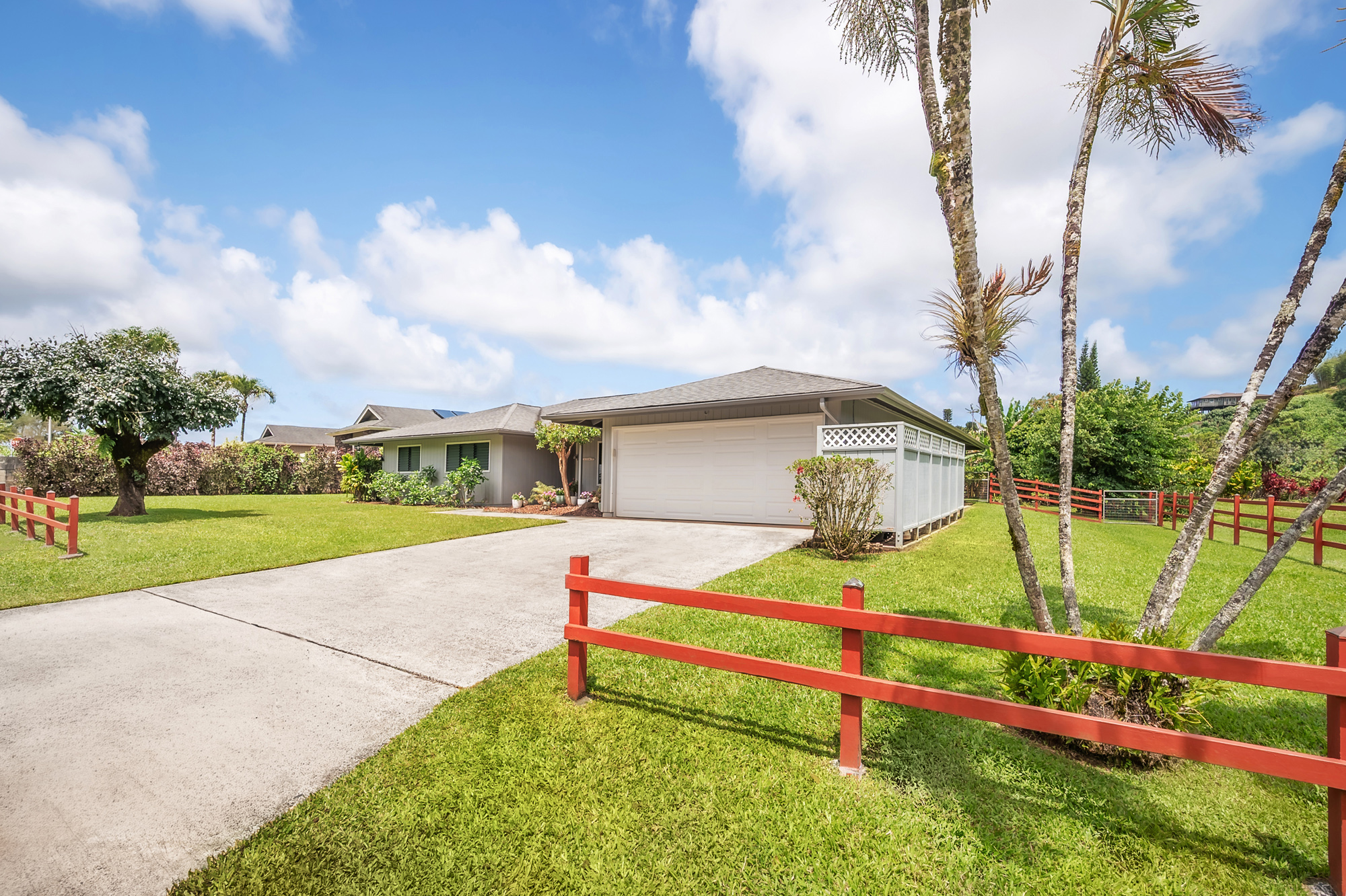 180 Hawaiiana St Property Photo 2