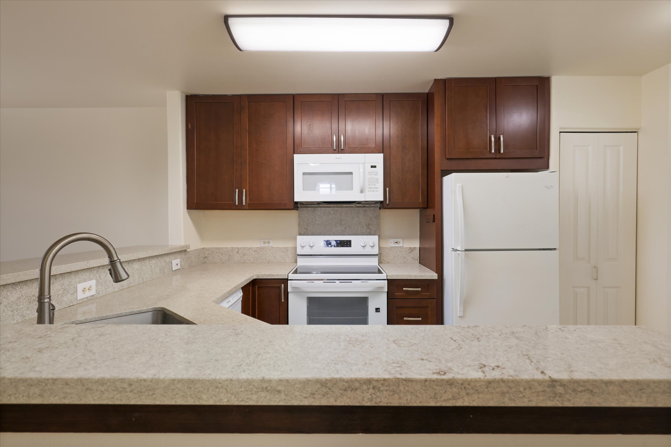 75-6081 Alii Dr Hh101 Property Photo 5