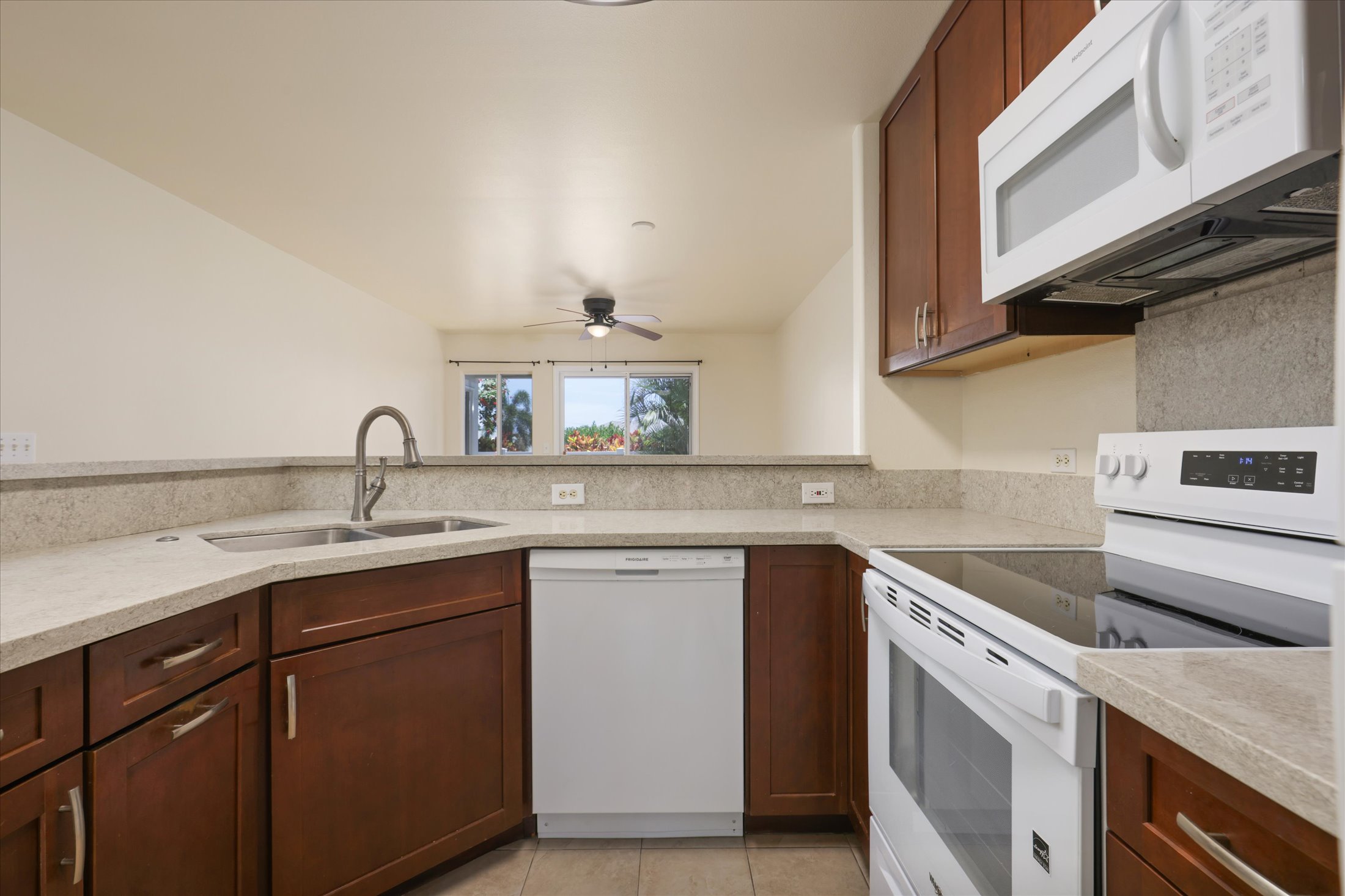 75-6081 Alii Dr Hh101 Property Photo 7