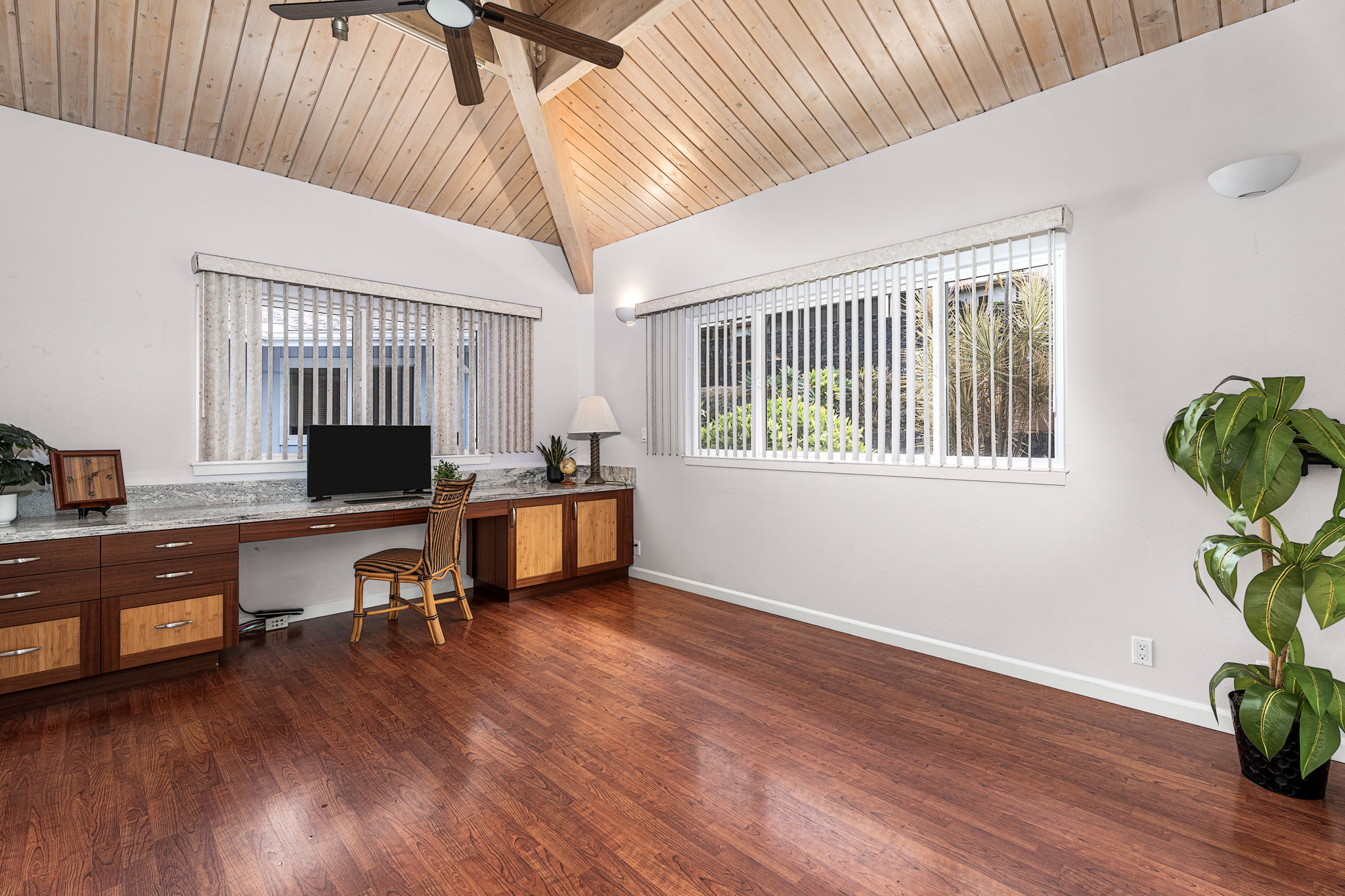 74-4908 Kiwi St Property Photo 21