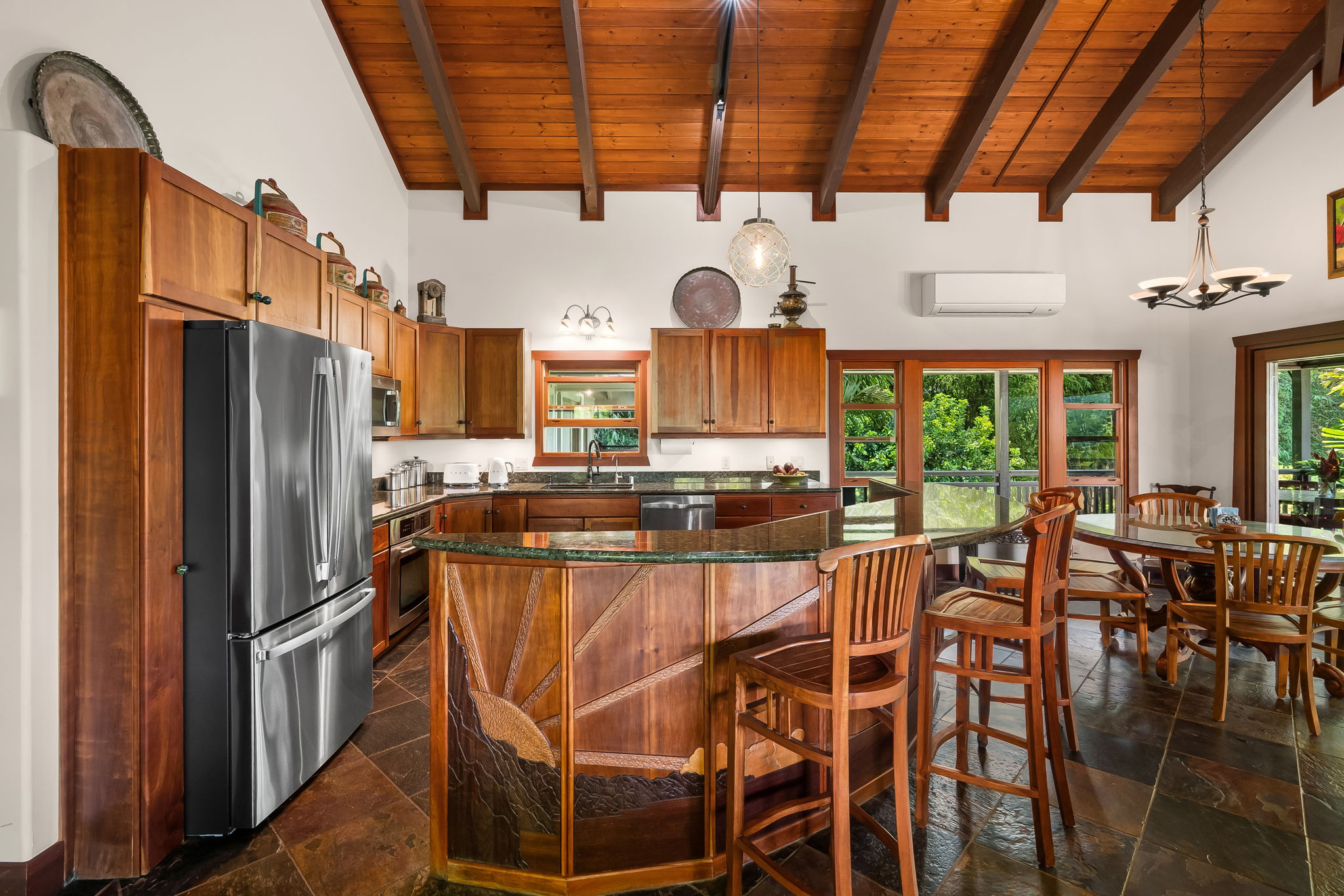 1328 Ihona Pl Property Photo 4