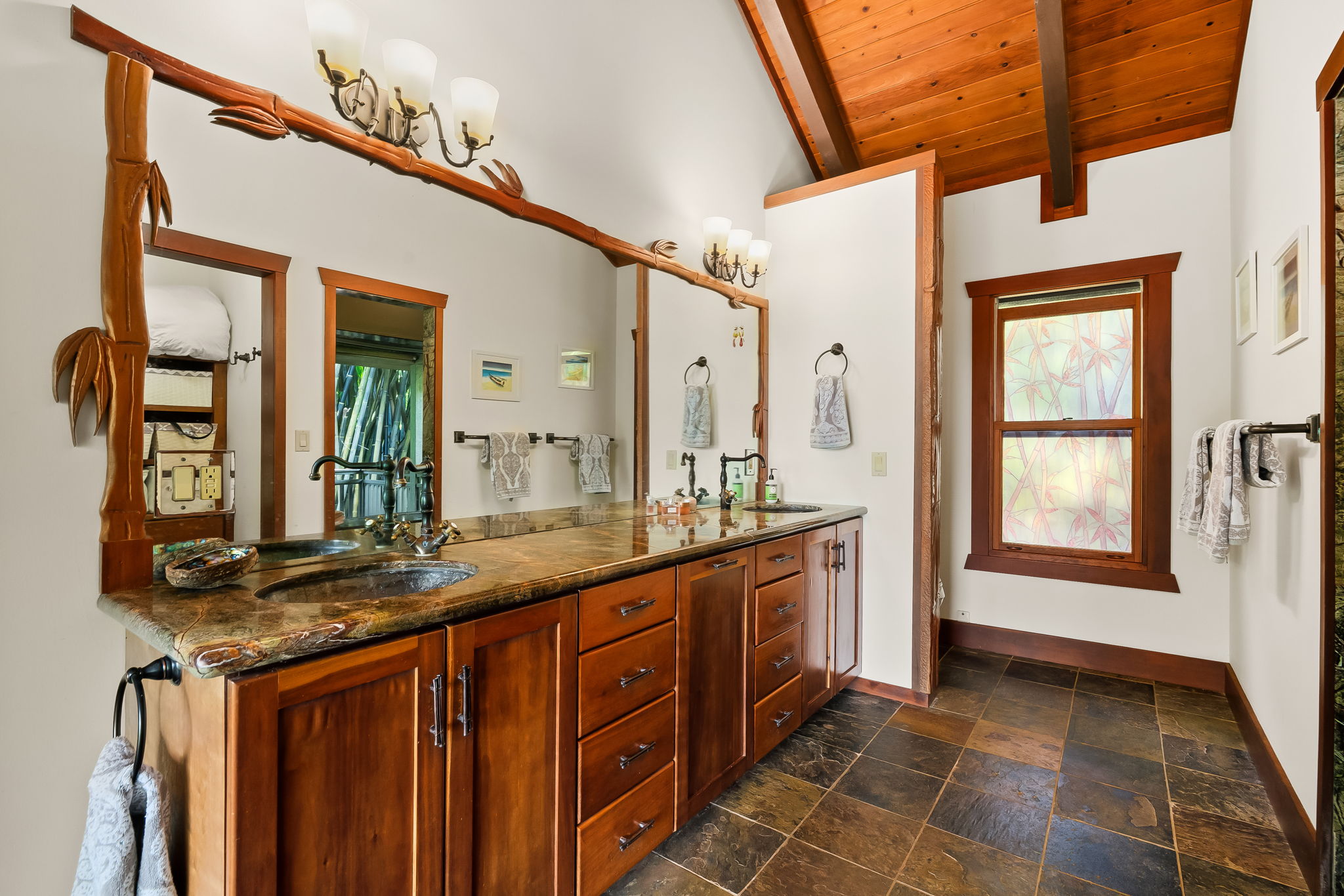 1328 Ihona Pl Property Photo 15