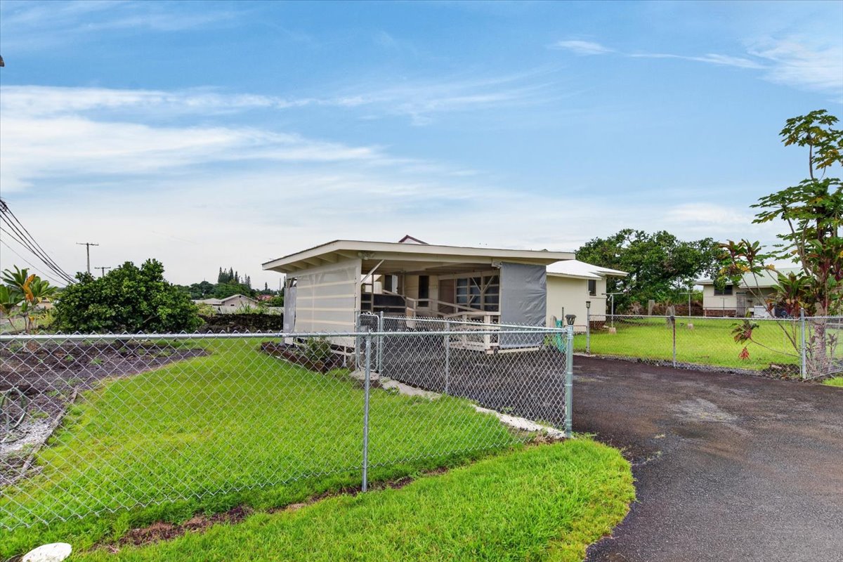 2098 Kinoole St Property Photo 1