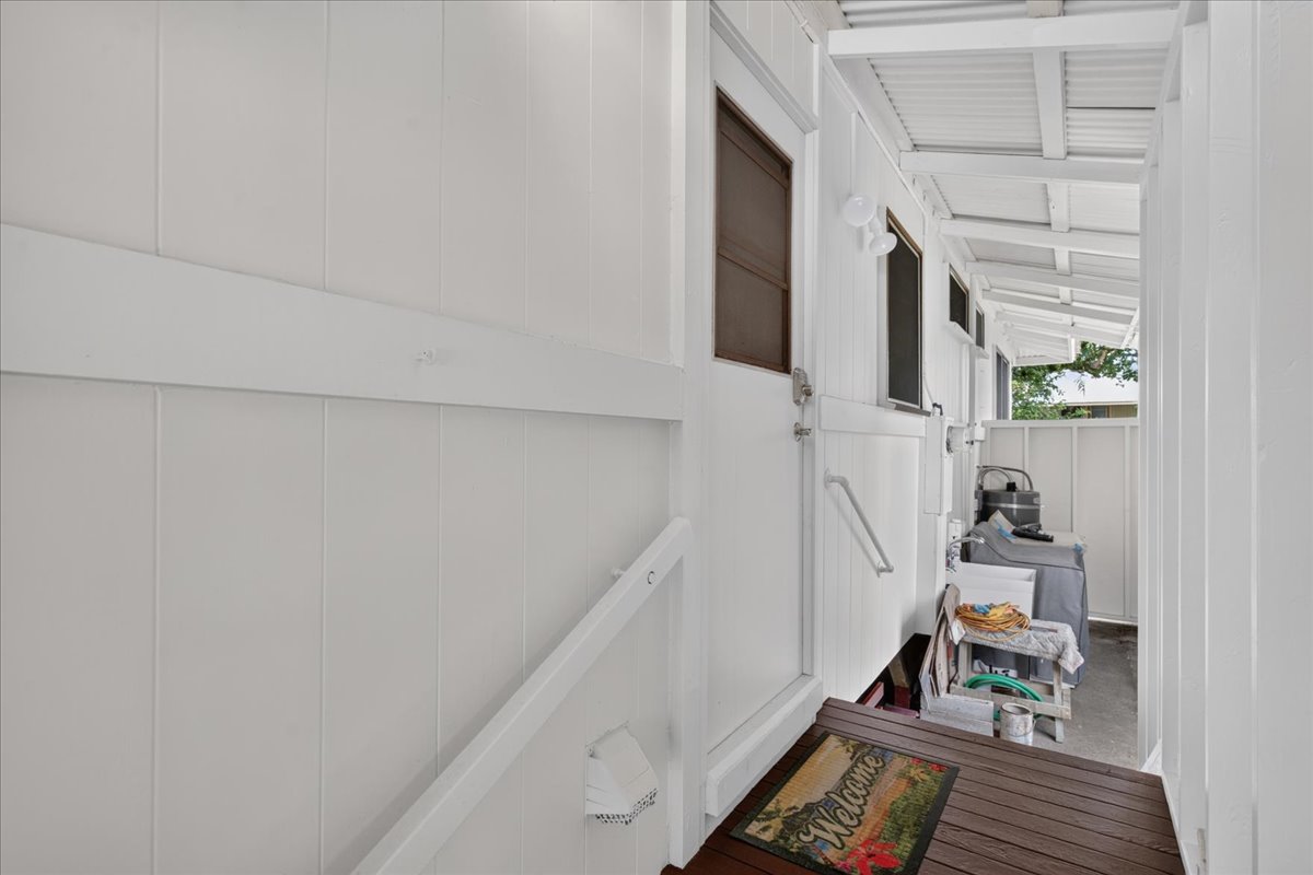 2098 Kinoole St Property Photo 11