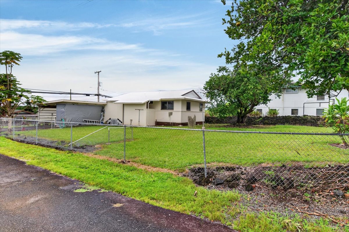 2098 Kinoole St Property Photo 12