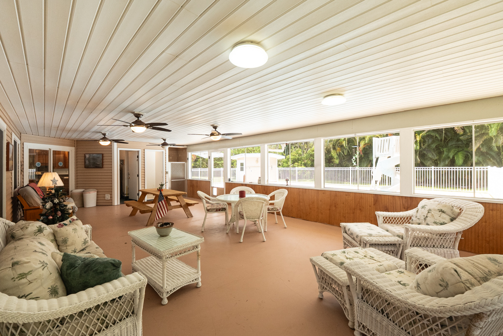 13-3333 Moku St Property Photo 3