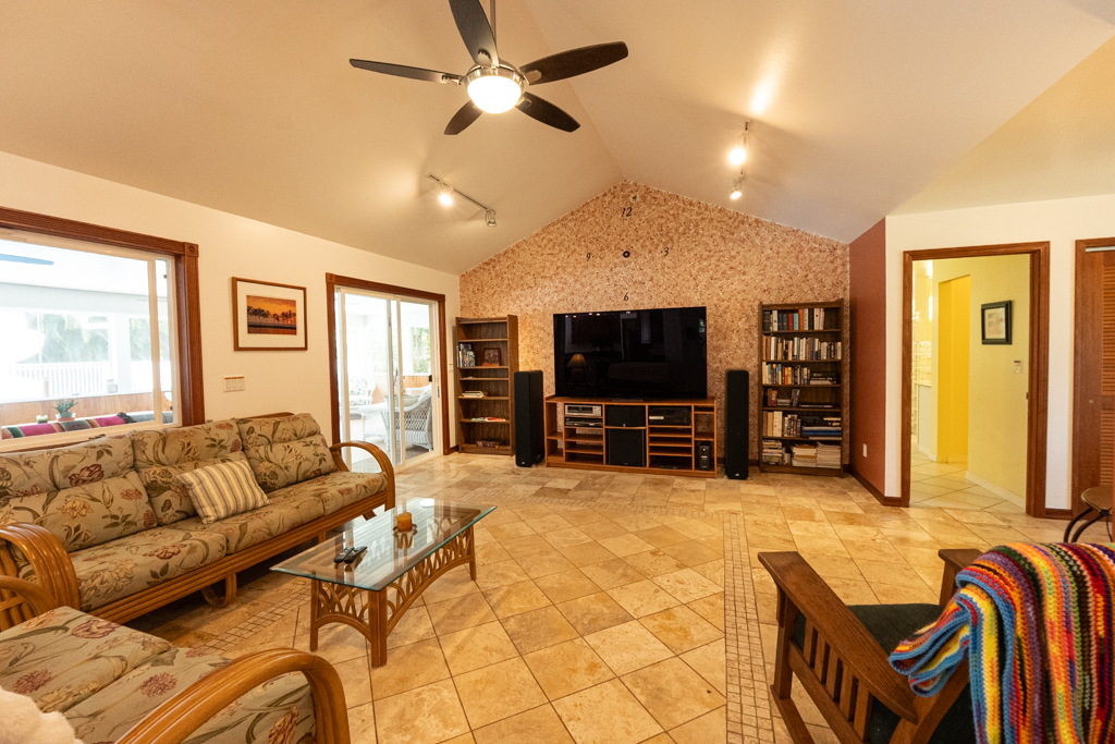 13-3333 Moku St Property Photo 11