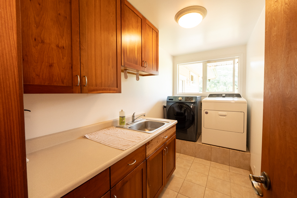 13-3333 Moku St Property Photo 17