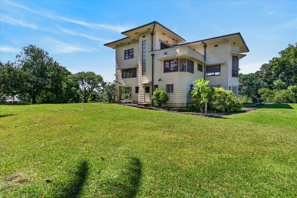 1868 Kalanianaole St Property Photo 2
