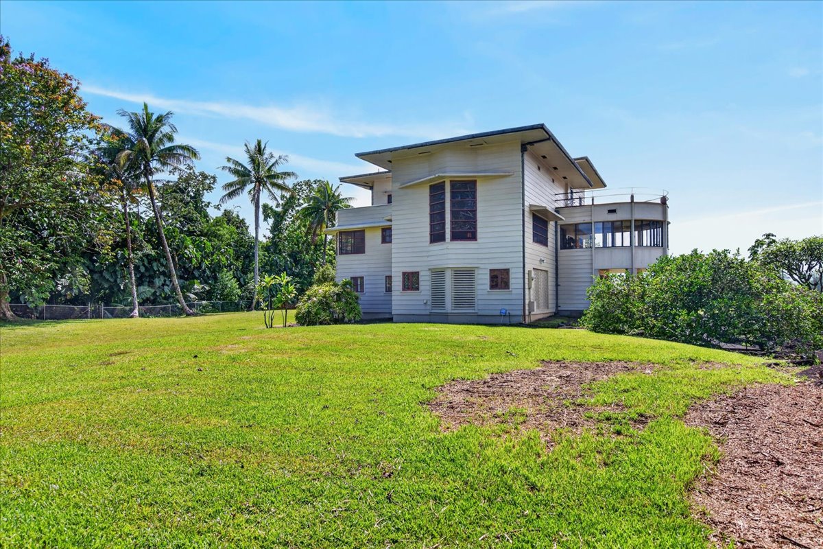 1868 Kalanianaole St Property Photo 11