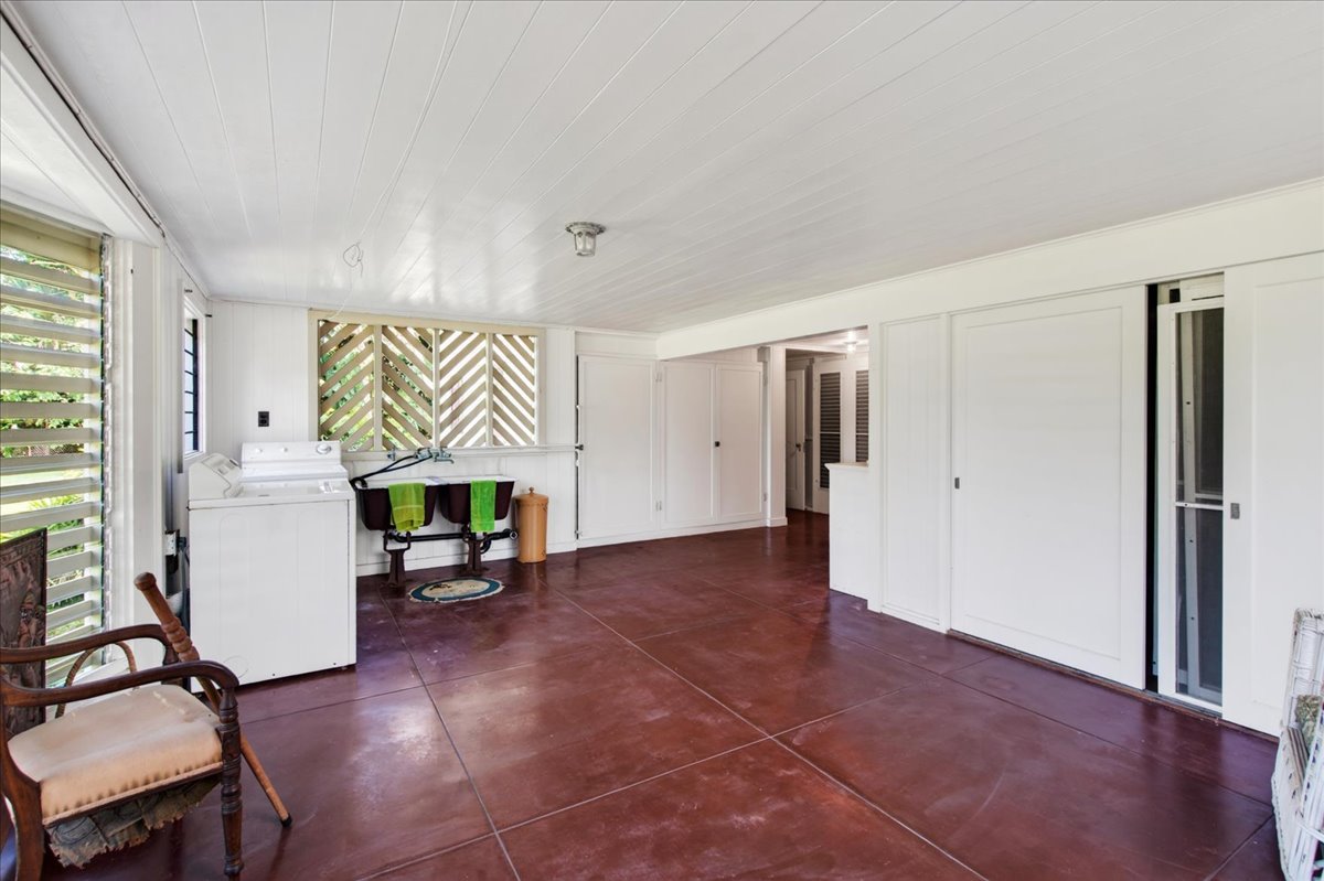 1868 Kalanianaole St Property Photo 16