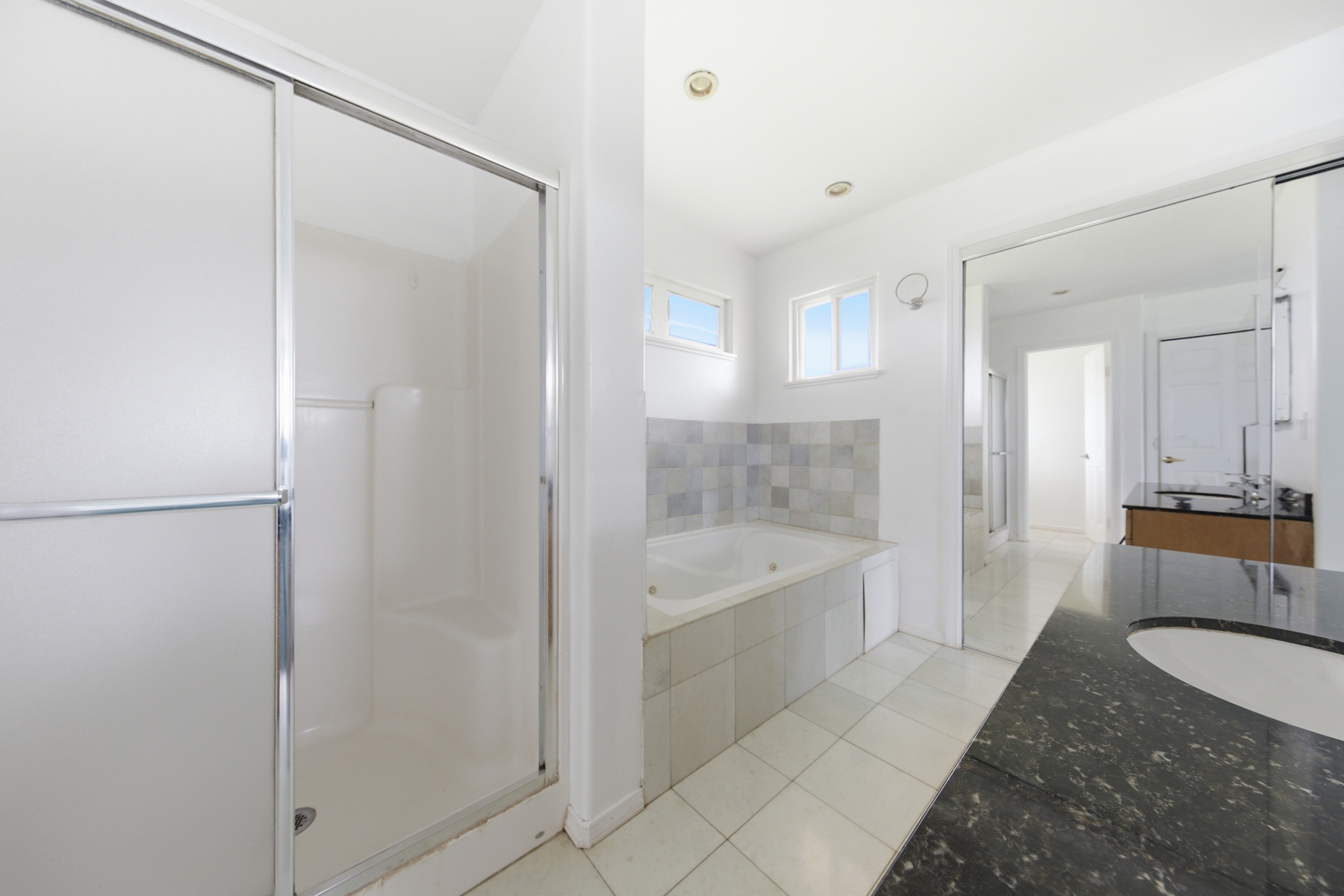 3144-b Unahe St Property Photo 20