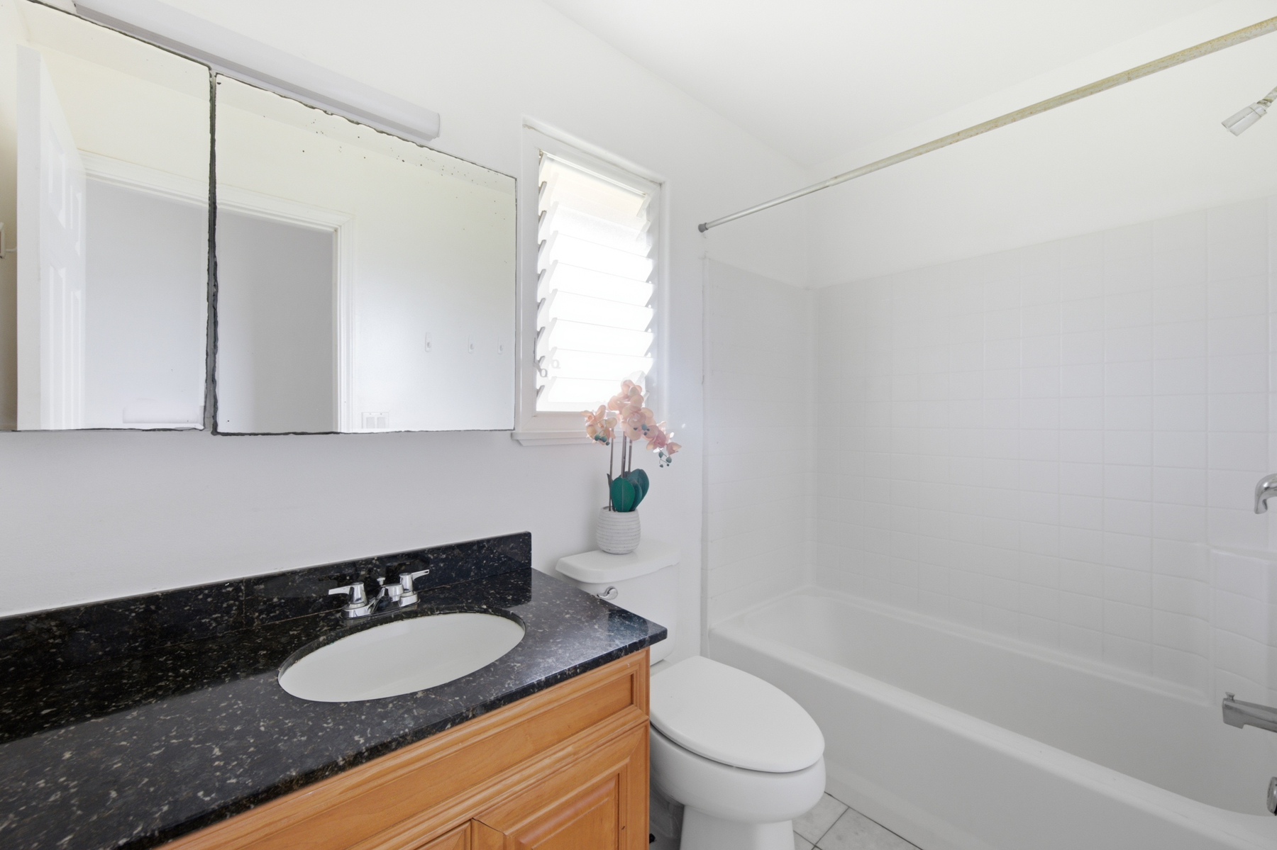 3144-b Unahe St Property Photo 23